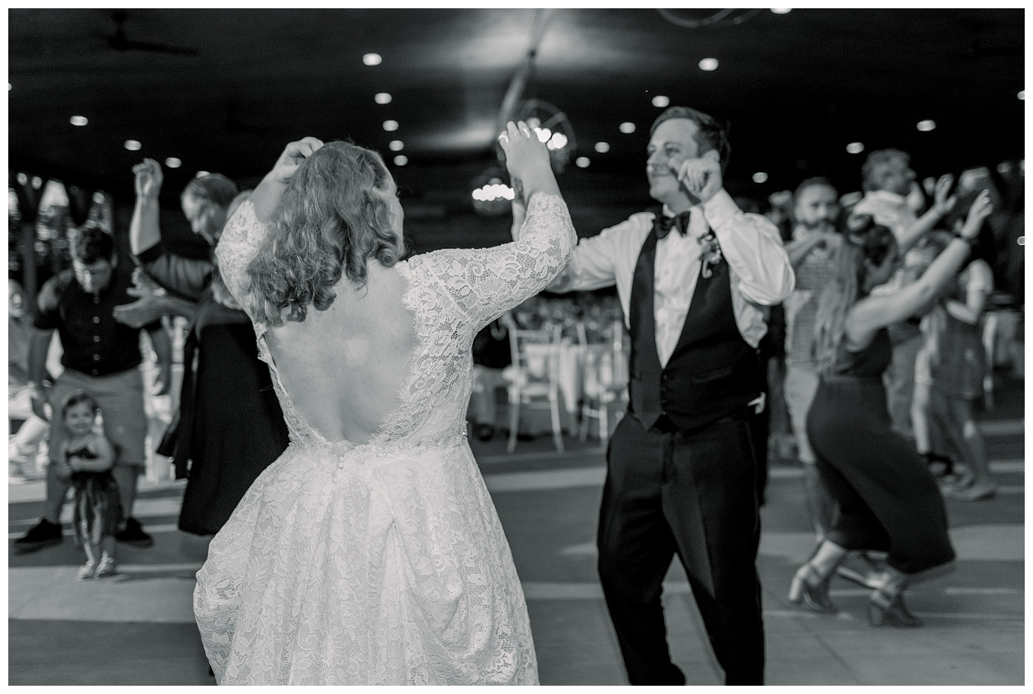 The-Legacy-at-Green-Hills-KC-Wedding-Photography-K+M-0713-Elizabeth-Ladean-Photography_photo-_8981.jpg