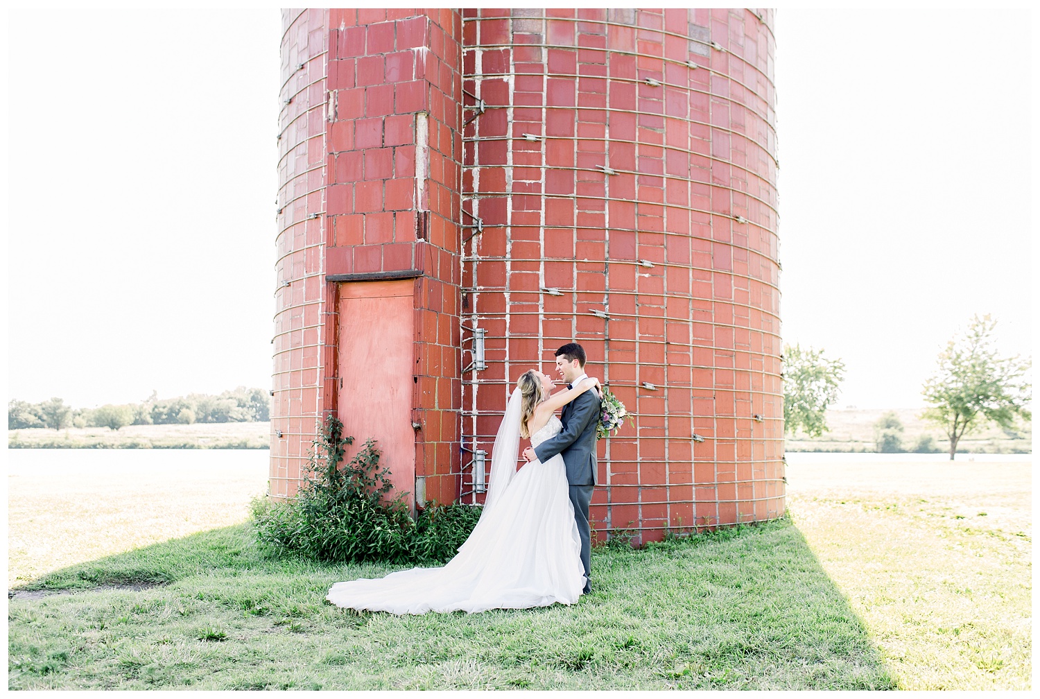 bride and groom photos at Heritage park