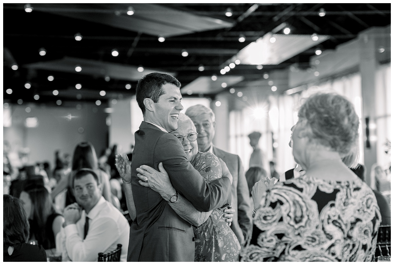 KC-Wedding-Photographer-Venue-Leawood-B+A-0803-Elizabeth-Ladean-Photography_photo_9255.jpg