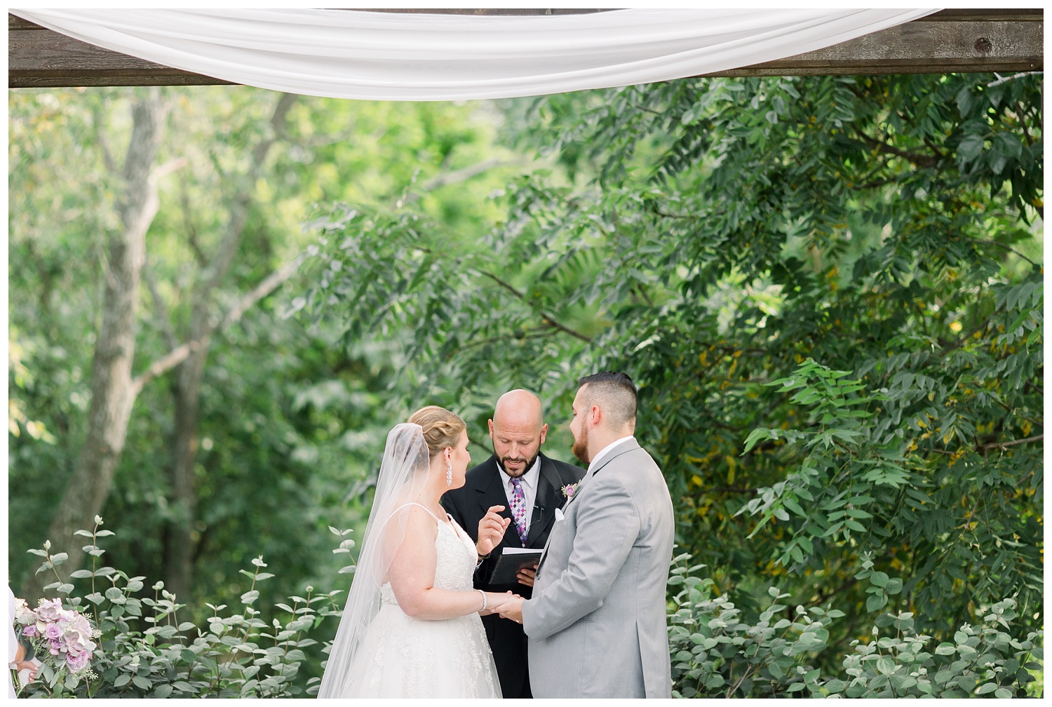 Outdoor wedding ceremony missouri and kansas