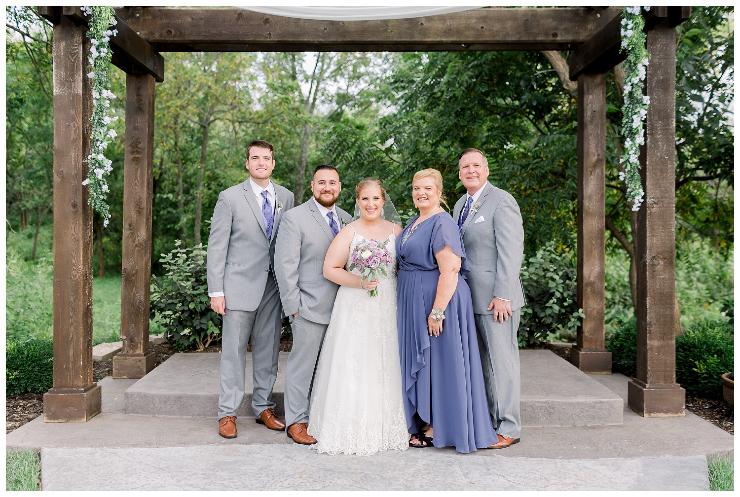 The-Bowery-Outdoor-Wedding-Kansas-A+D-0831-Elizabeth-Ladean-Photography_photo-_9996.jpg