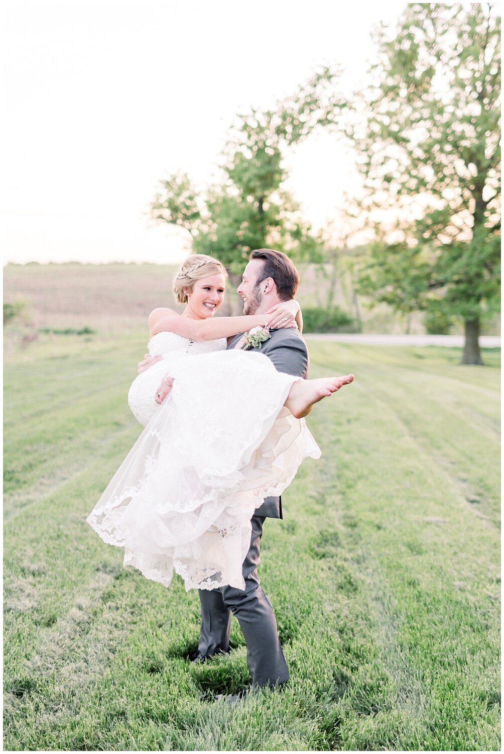 Kansas-City-Engagement-and-Wedding-Photographer-Elizabeth-Ladean-photo-_0245.jpg