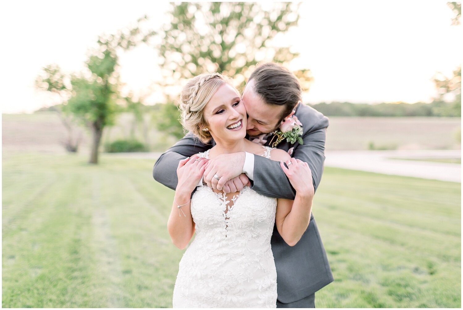 Kansas-City-Engagement-and-Wedding-Photographer-Elizabeth-Ladean-photo-_0246.jpg