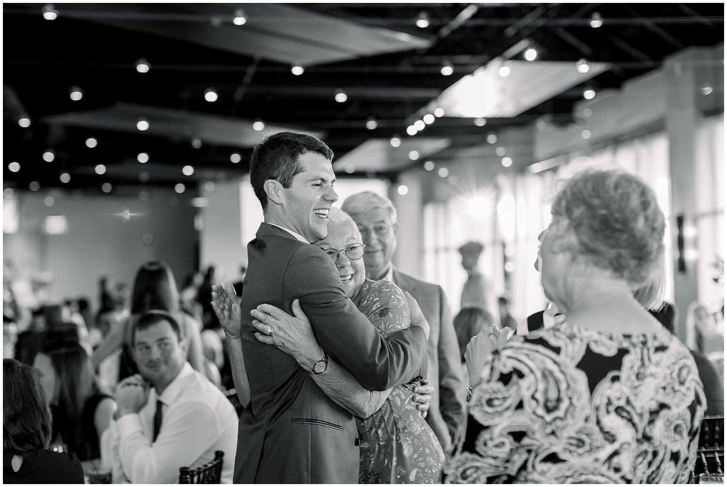 Kansas-City-Engagement-and-Wedding-Photographer-Elizabeth-Ladean-photo-_0355.jpg