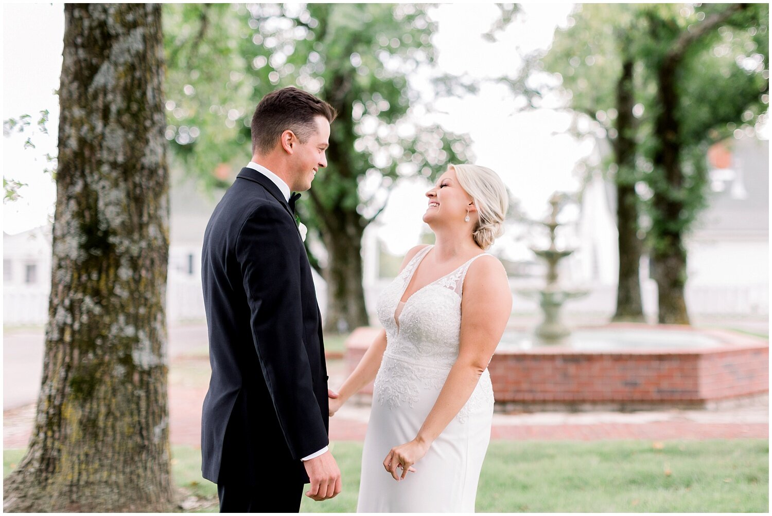 Kansas-City-Engagement-and-Wedding-Photographer-Elizabeth-Ladean-photo-_0522.jpg