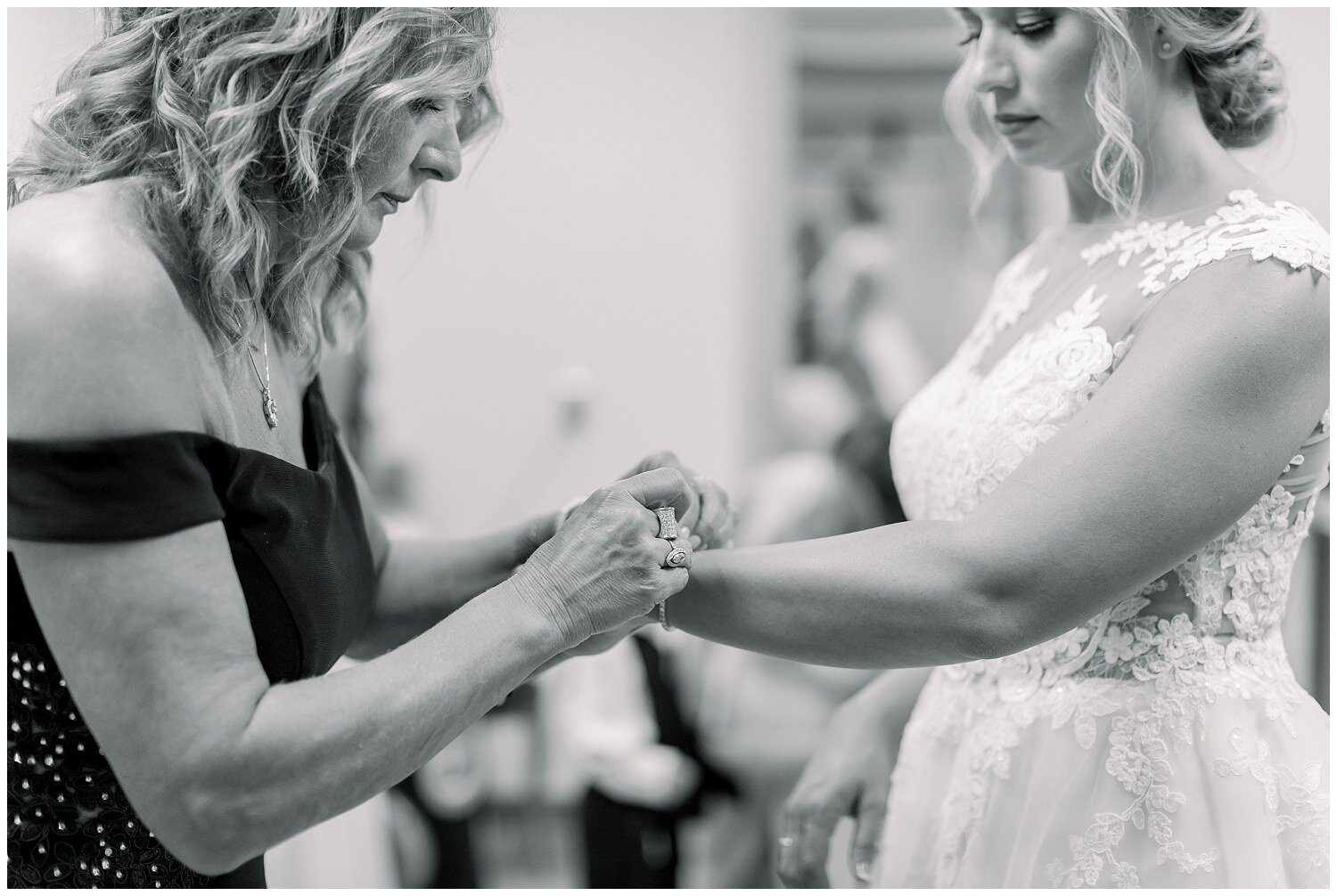 Kansas-City-Wedding-Photography-Johnson-County-KandB-08-2020-Elizabeth-Ladean-Photography-photo-_4355.jpg