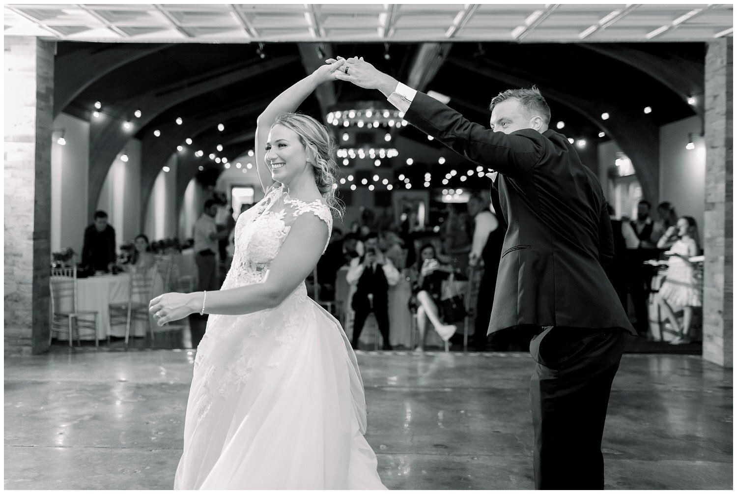 Kansas-City-Wedding-Photography-Johnson-County-KandB-08-2020-Elizabeth-Ladean-Photography-photo-_4390.jpg