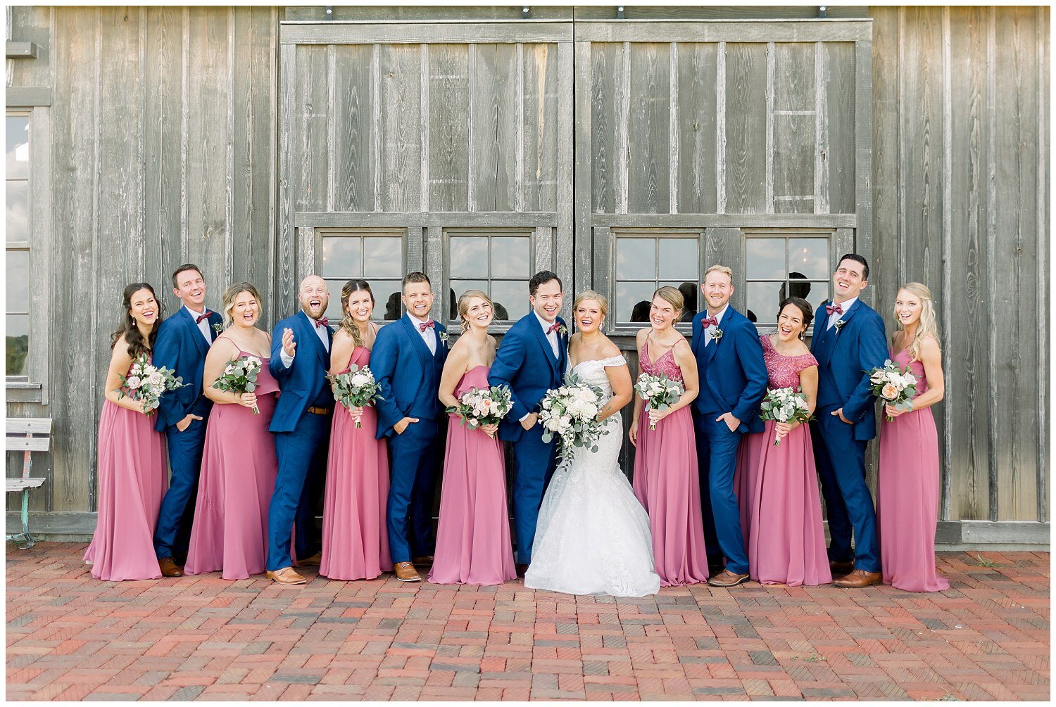Pink-and-Navy-Wedding-at-Timber-Barn-Weston-Missouri-AandD-09.05.20-Elizabeth-Ladean-Photography-photo-_6170.jpg