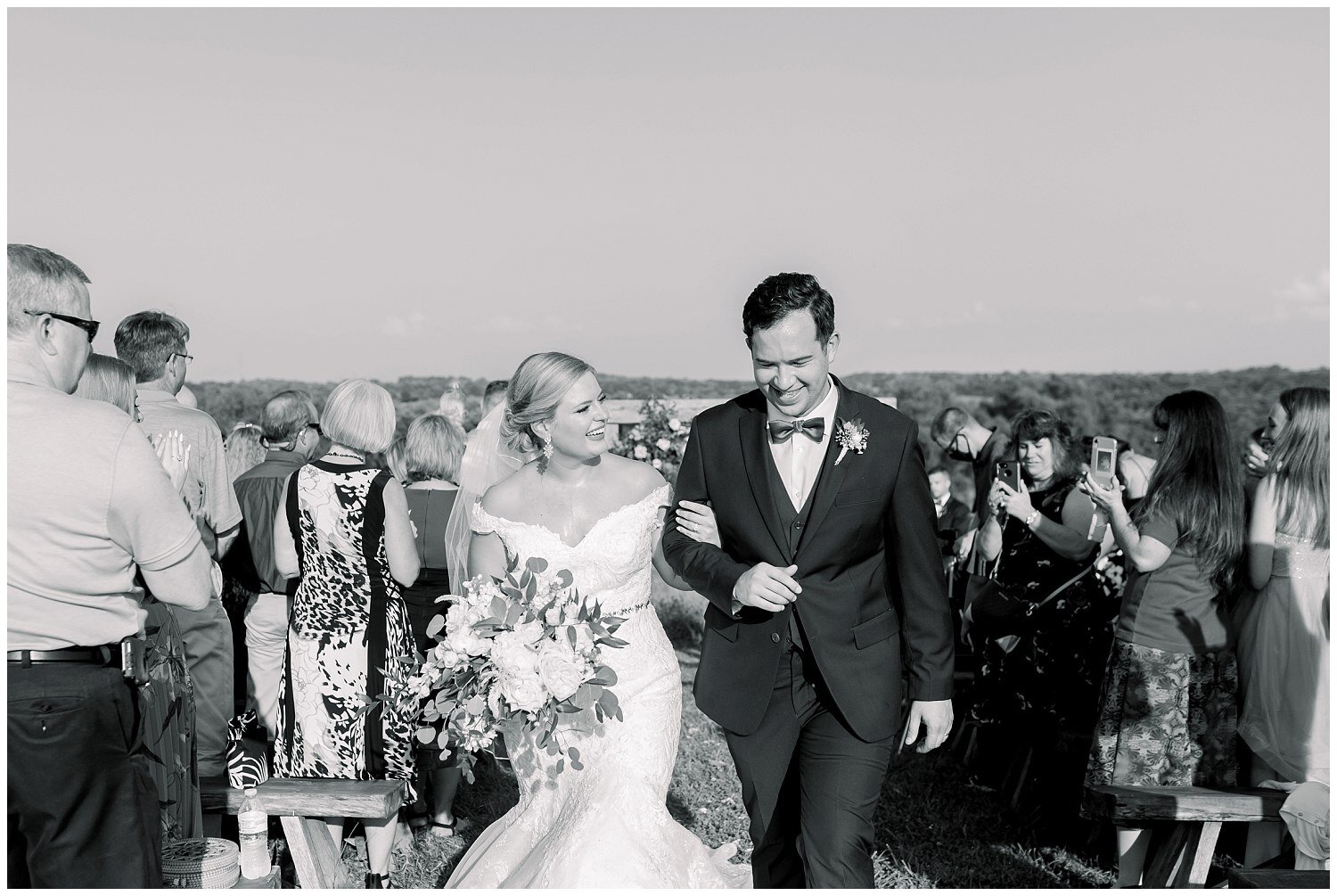 Pink-and-Navy-Wedding-at-Timber-Barn-Weston-Missouri-AandD-09.05.20-Elizabeth-Ladean-Photography-photo-_6201.jpg