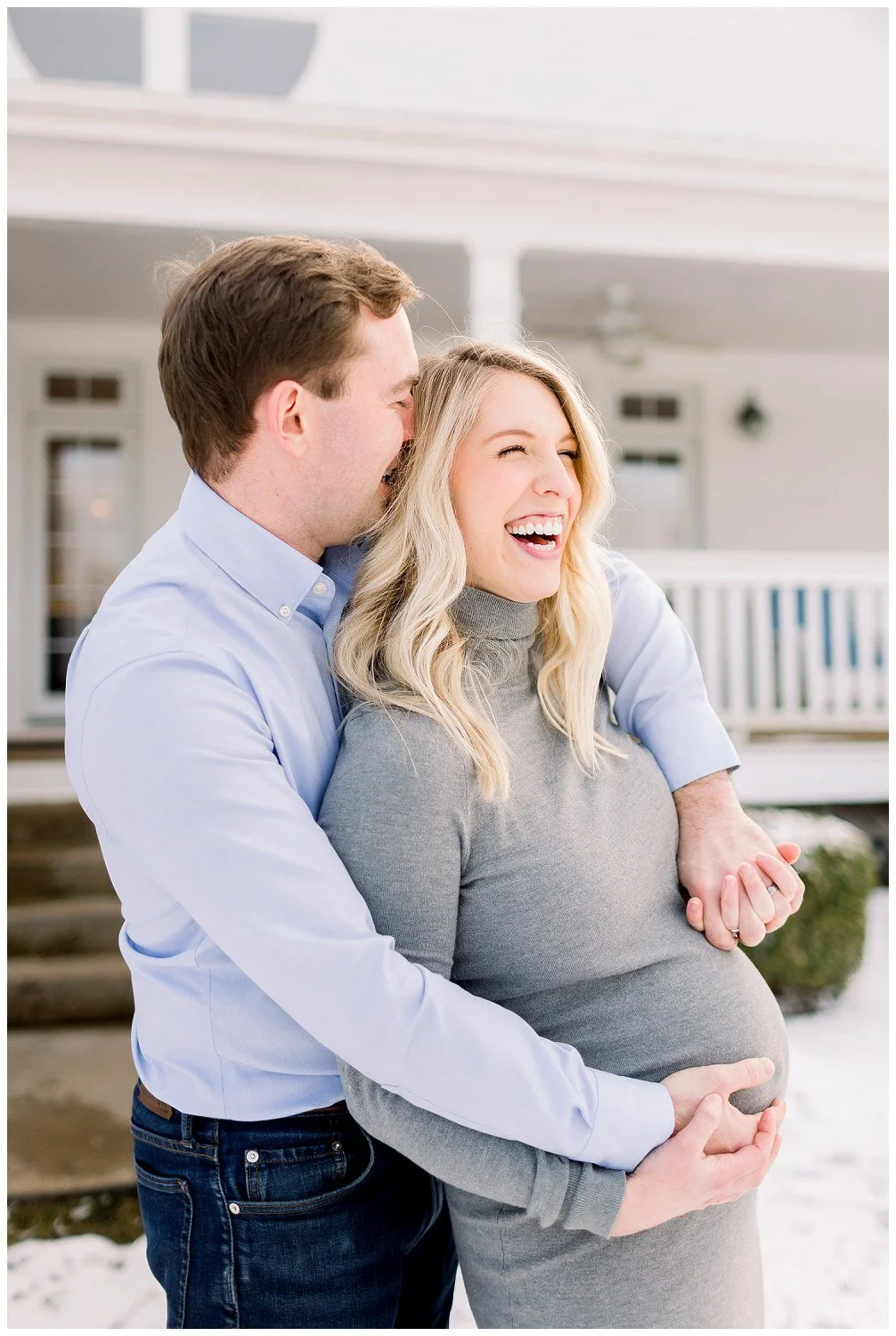 Snow-Covered-Kansas-City-Lifestyle-Maternity-Photos-L-01.16.2021-Elizabeth-Ladean-Photography-photo-_0004d.jpg
