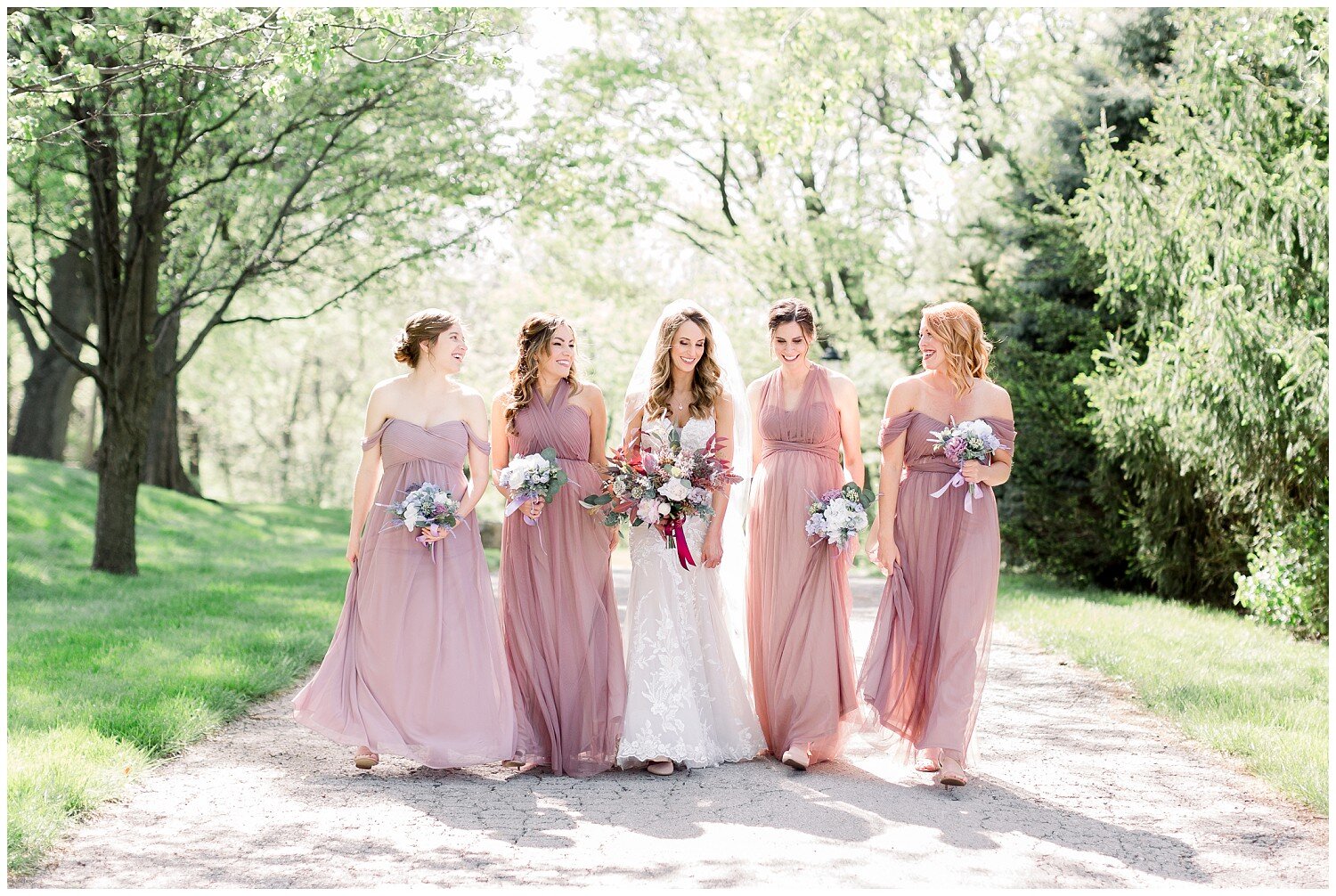 Hawthorne-House-KC-Wedding-Navy-and-light-pink-wedding-colors-K+M-05.2021-Elizabeth-Ladean-Photography-photo-_3426.jpg