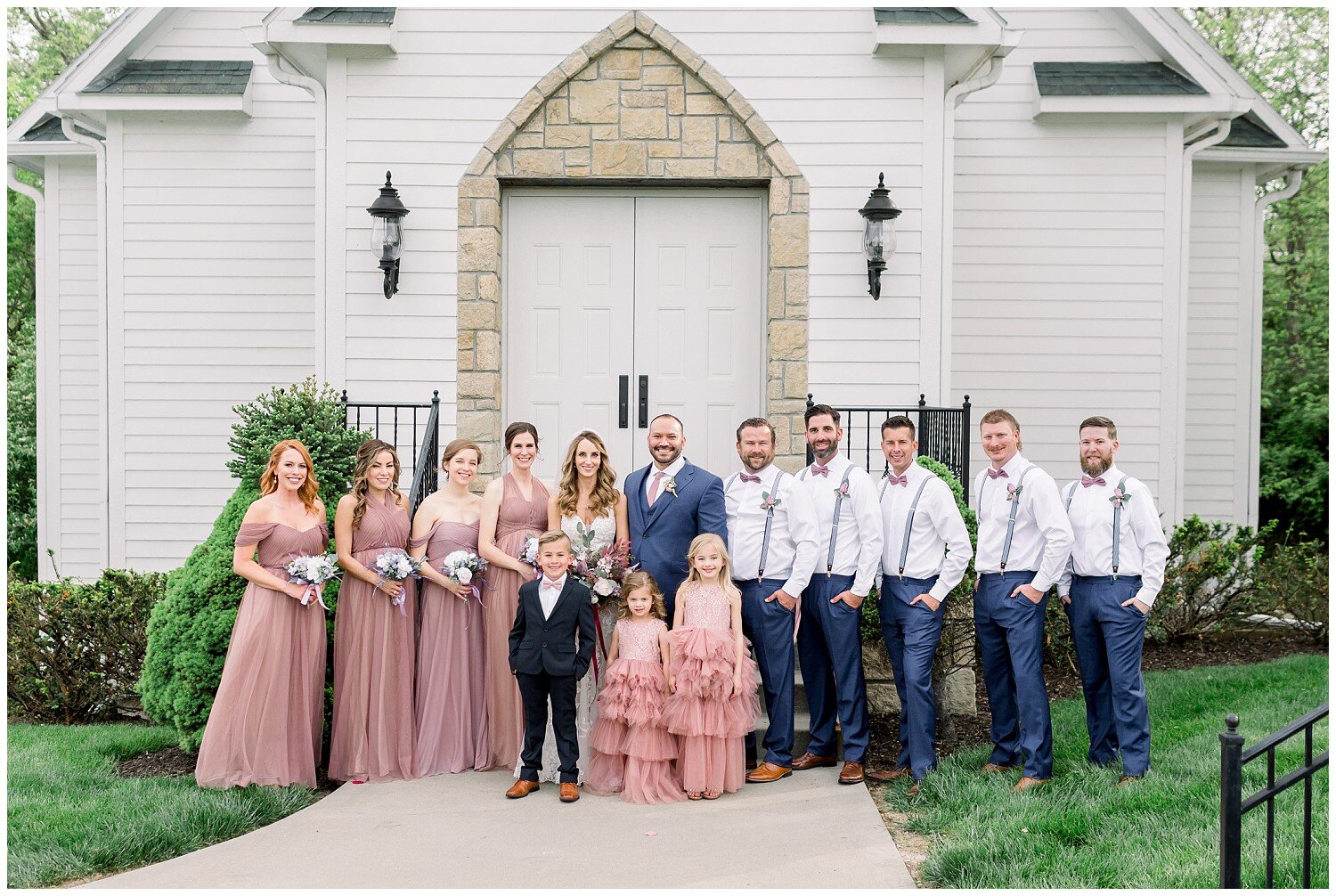 Hawthorne-House-KC-Wedding-Navy-and-light-pink-wedding-colors-K+M-05.2021-Elizabeth-Ladean-Photography-photo-_3446.jpg