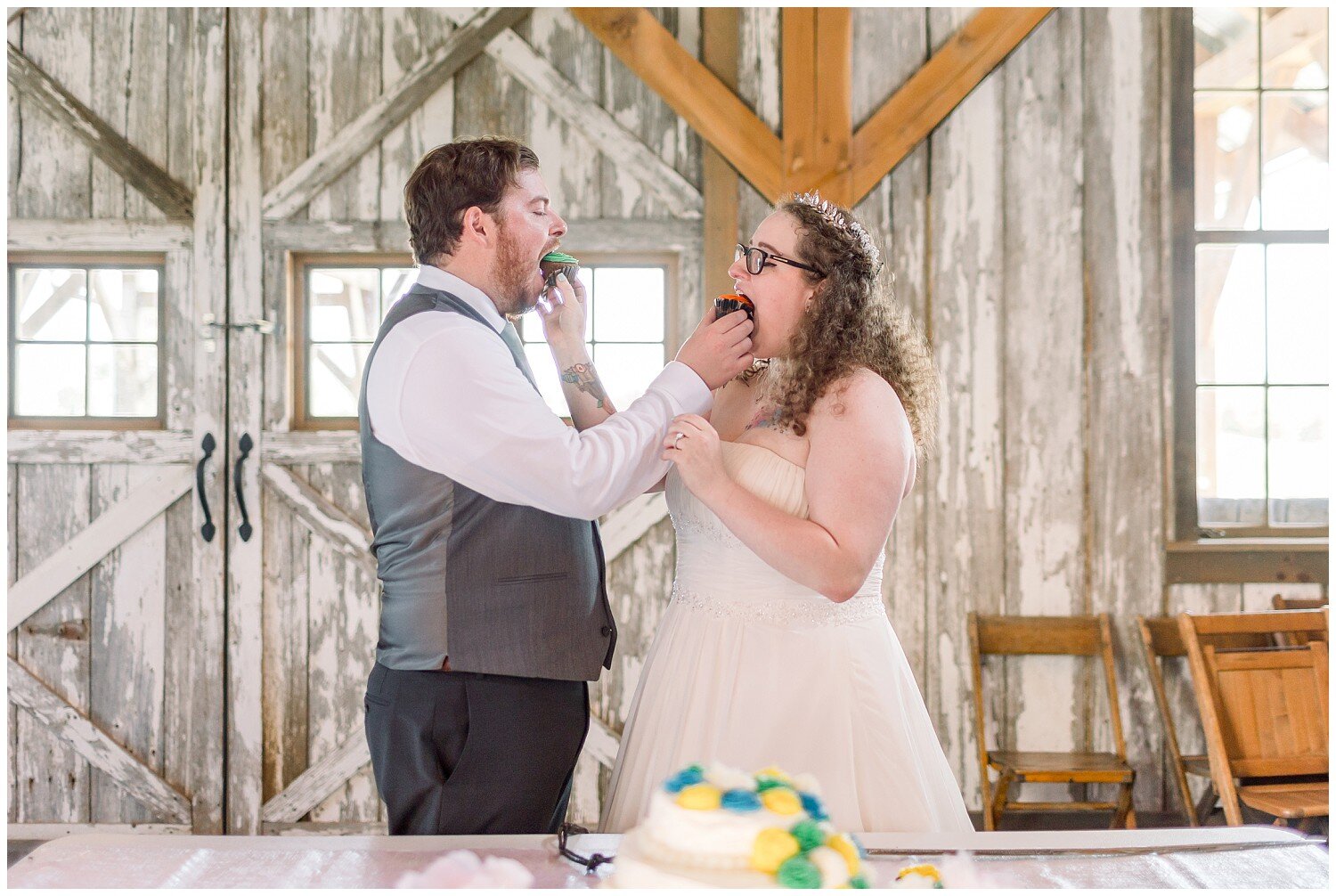 Weston-Timber-Barn-Wedding-Kansas-City-S+C-06-2021-Elizabeth-Ladean-Photography-photo-_4527.jpg