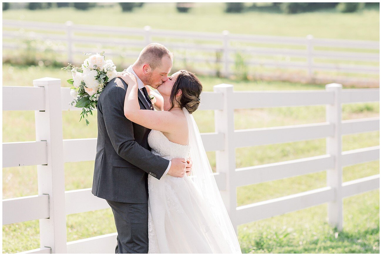Soft-Classic-Colors-Wedding-at-Eighteen-Ninety-Kansas-City-E+J-07-2021-Elizabeth-Ladean-Photography-photo-_5209.jpg