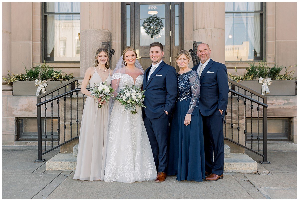 The-Historic-Post-Office-Wedding-Photography-Brynn-and-Jordan-H-12-2021-Elizabeth-Ladean-Photography-photo-_2160.jpg