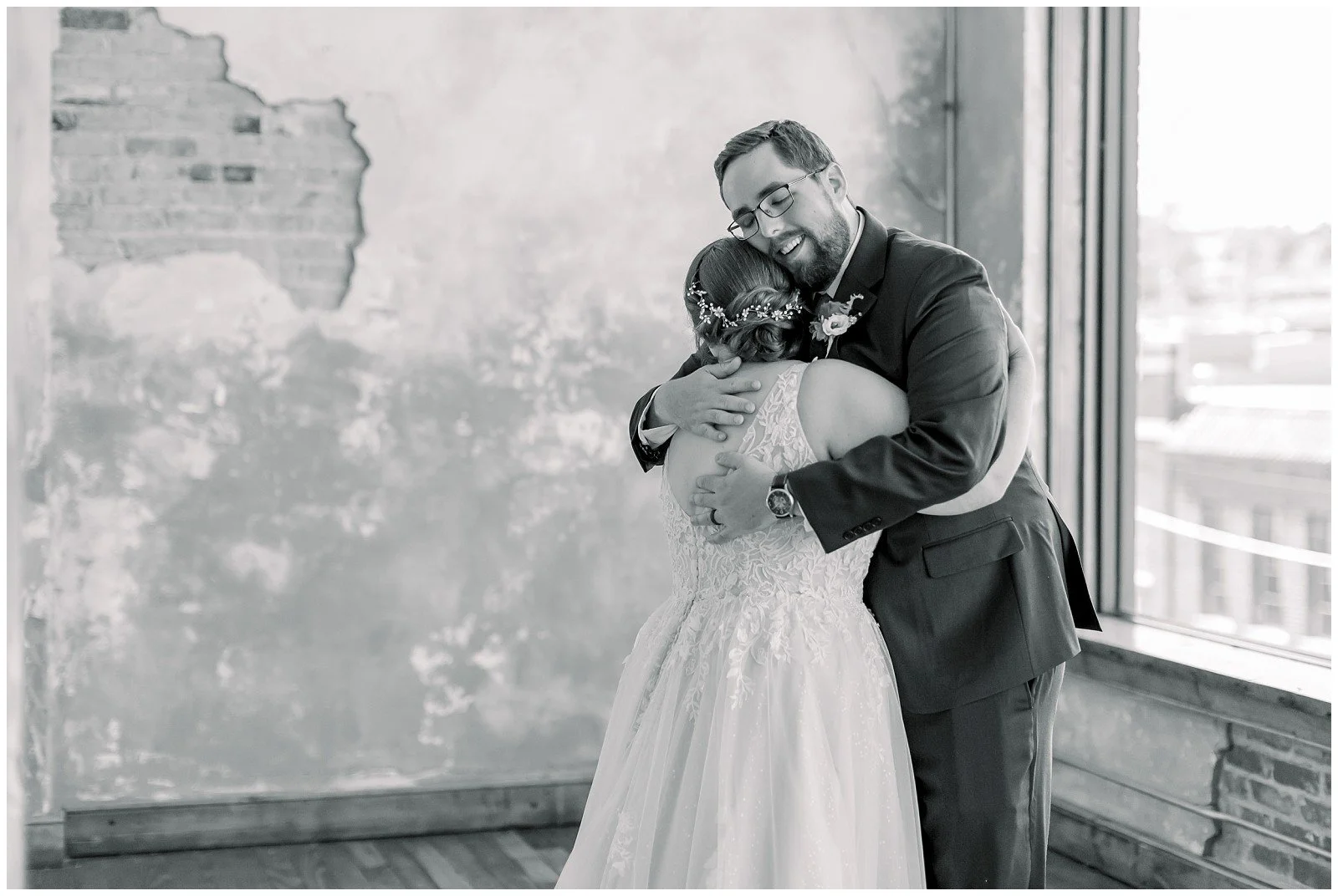 Downtown-Kansas-City-Wedding-Photography-The-Bauer-M+M-06-2022-Elizabeth-Ladean-Photography-photo-_6947.jpg