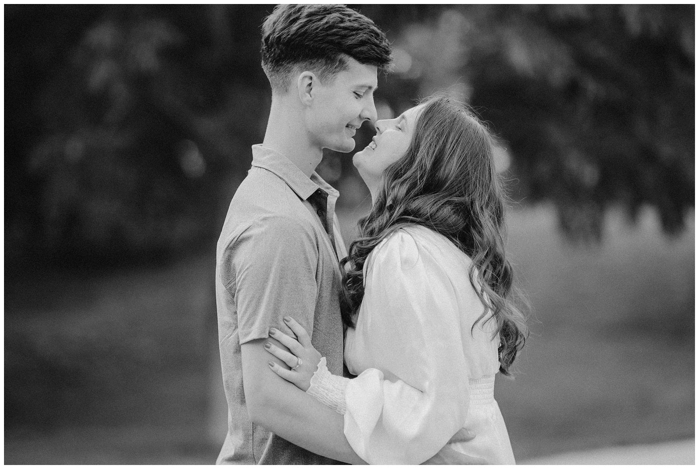 A-Kansas-City-Riverfront-Engagement-Photo-Session-B+J-by-Elizabeth-Ladean-Photography-photo-_5845.jpg