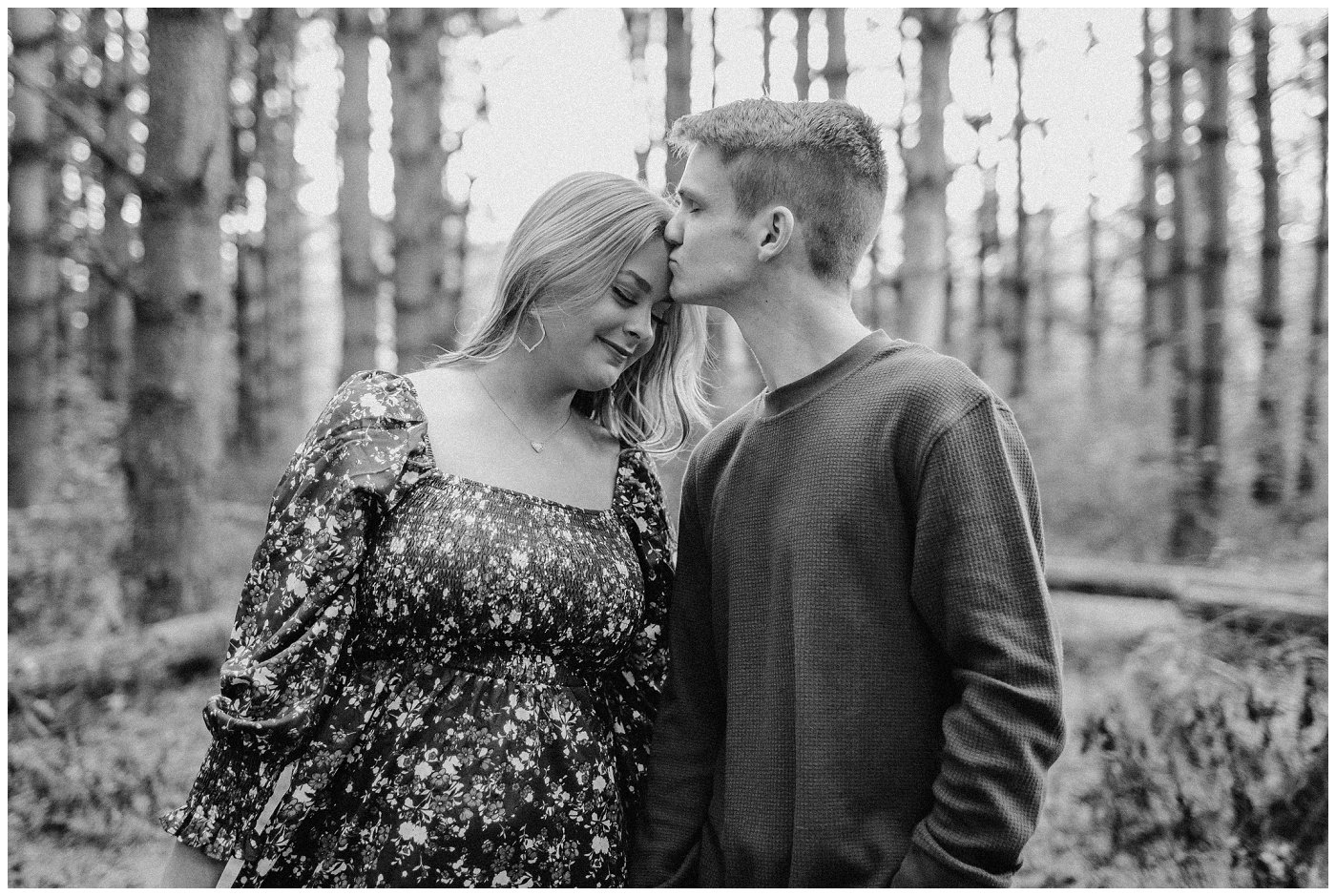 Ideal-Engagement-Outfit-Inspiration-Burr-Oak-Engagement-C+A-Elizabeth-Ladean-Photography-photo-_6936.jpg