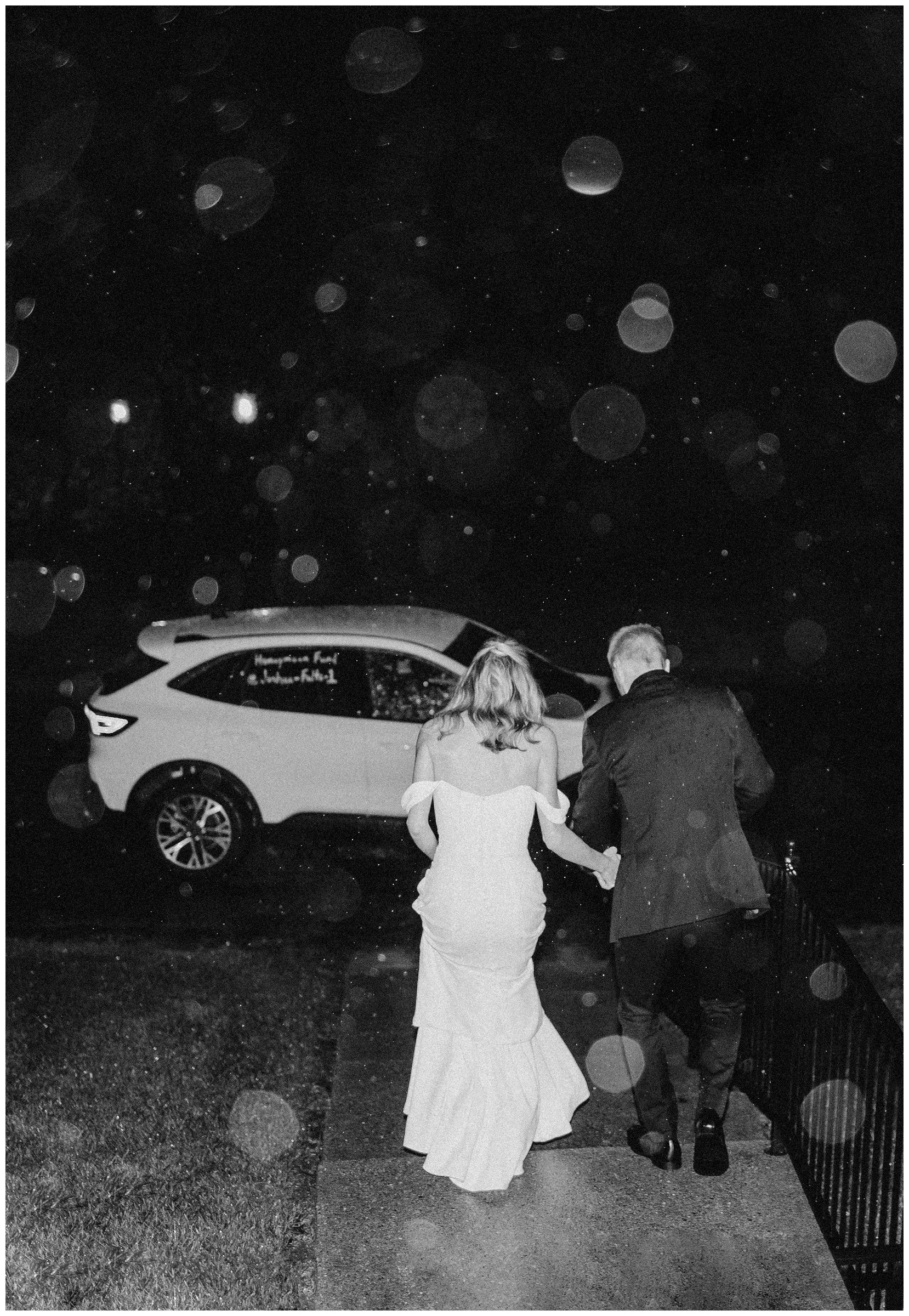 rainy-wedding-hawthorne-house.JPG