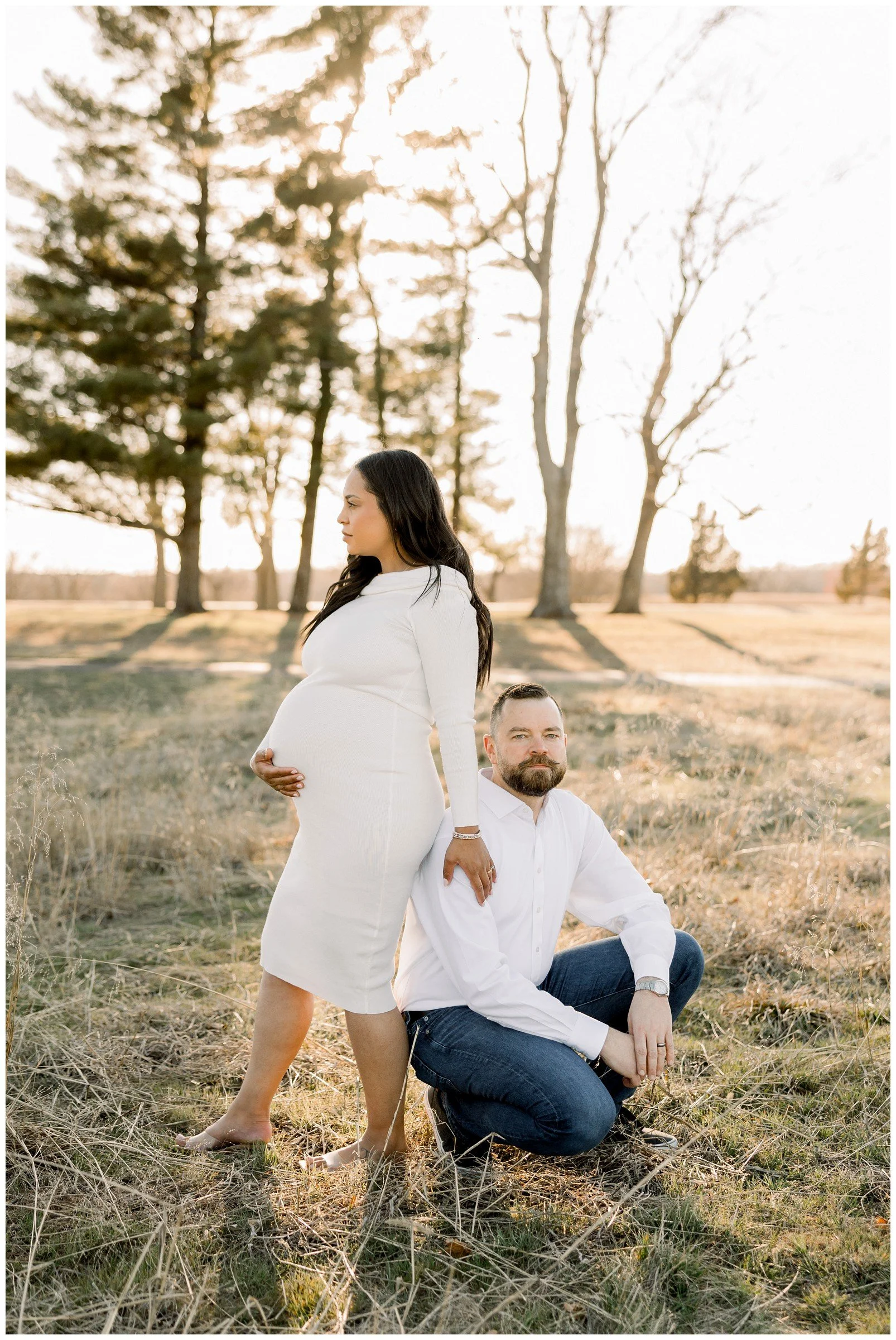 maternity-portrait-in-field.jpg