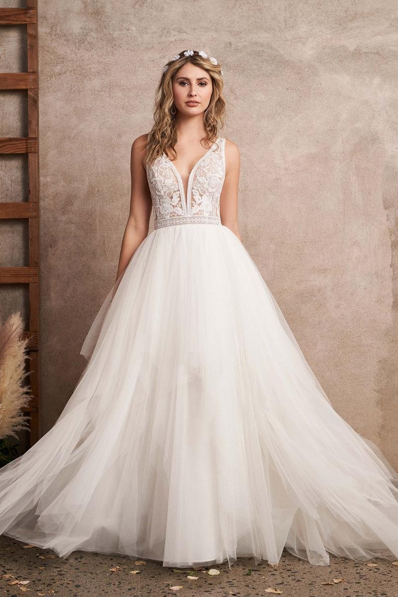 WONÁ Concept 2024 Wedding Dresses — “Alma de Oro” Bridal Collection |  Wedding Inspirasi | Wedding dresses, Best wedding dresses, Ball gown  wedding dress