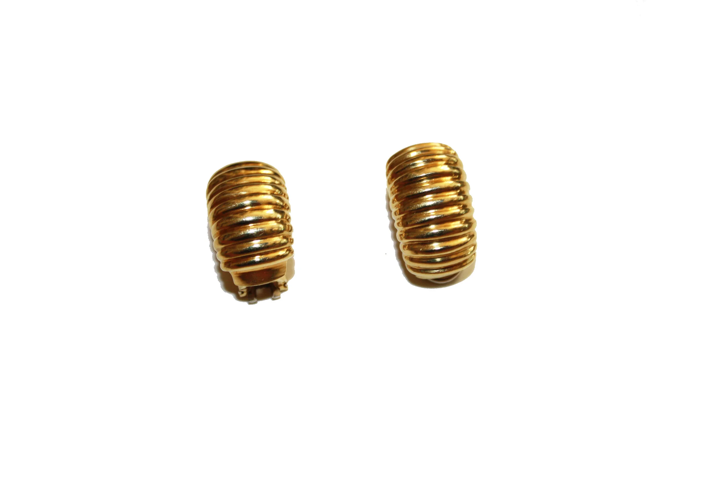 1970s Rippled Clip on Golden Earrings
