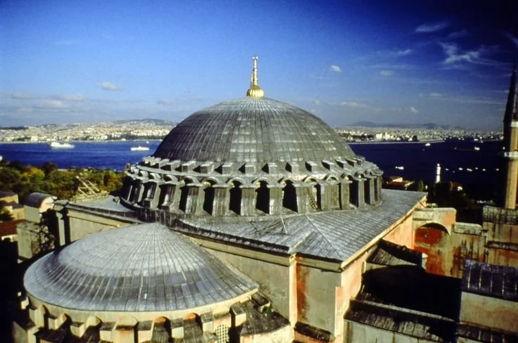 e373ce58000abb035d8f55f0a0b99e3d--early-christian-hagia-sophia.jpg
