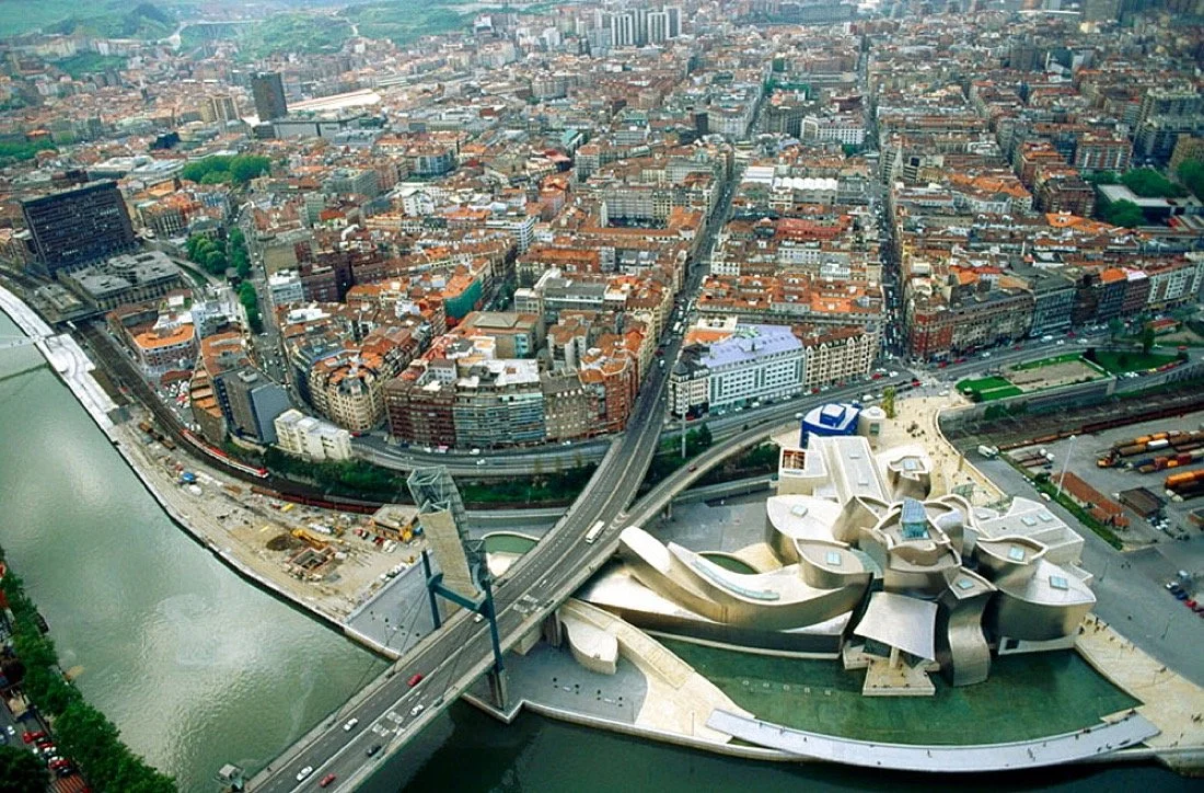 Goggenheim_in_bilbao.jpg