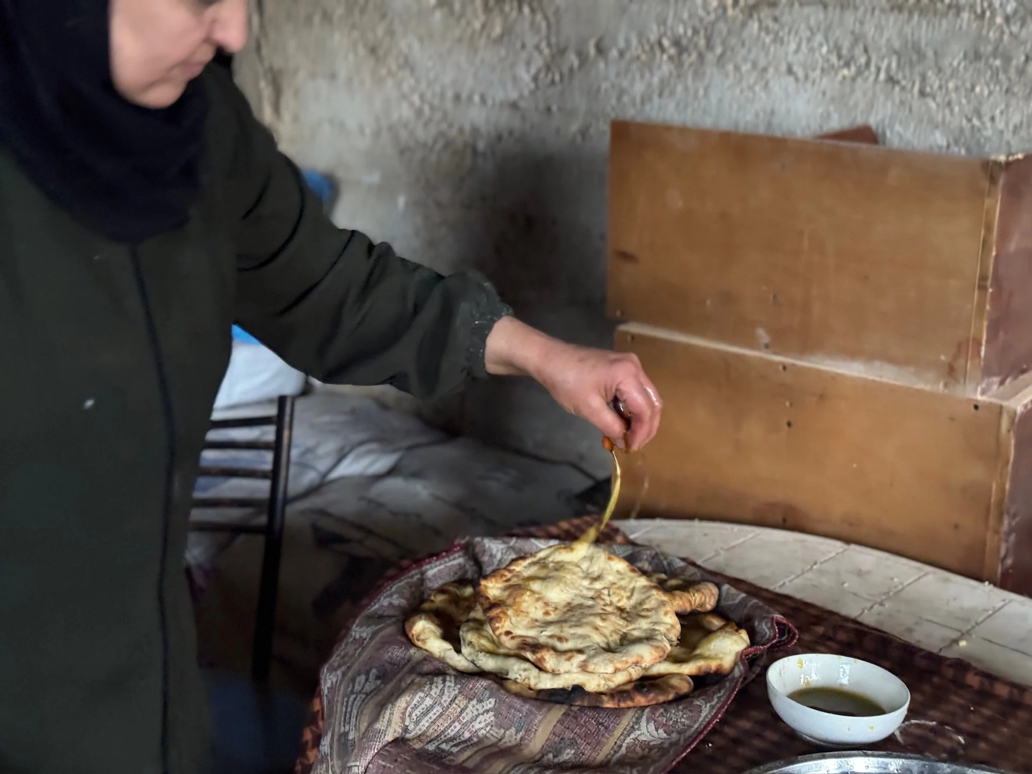 One of the defining qualities of this Taboon bread was the generous use of Reema and Hamza’s olive oil. It was mixed into the dough, drizzled on top during shaping, and again after baking. And yet the bread was not heavy—only rich, alive, and deeply 