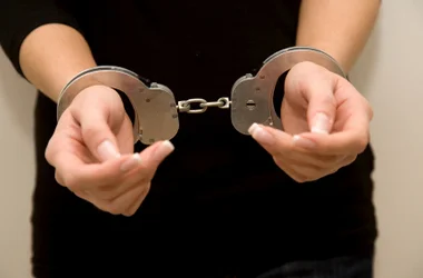 woman_handcuff_crop380w.jpg