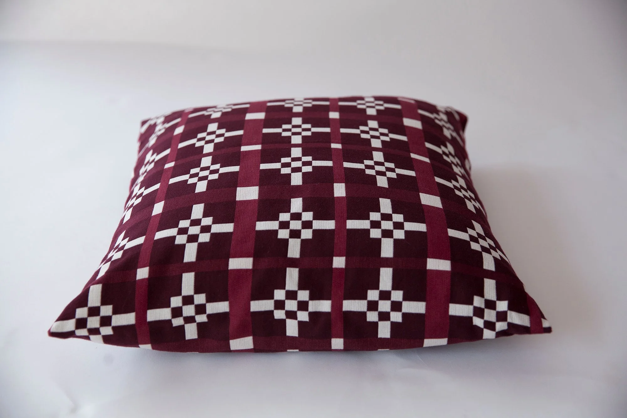 alidover_hygge_berry_cushion_berry.jpg