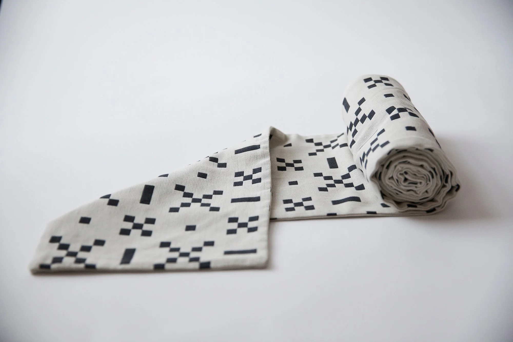 alidover_ten_light_scarf_web.jpg