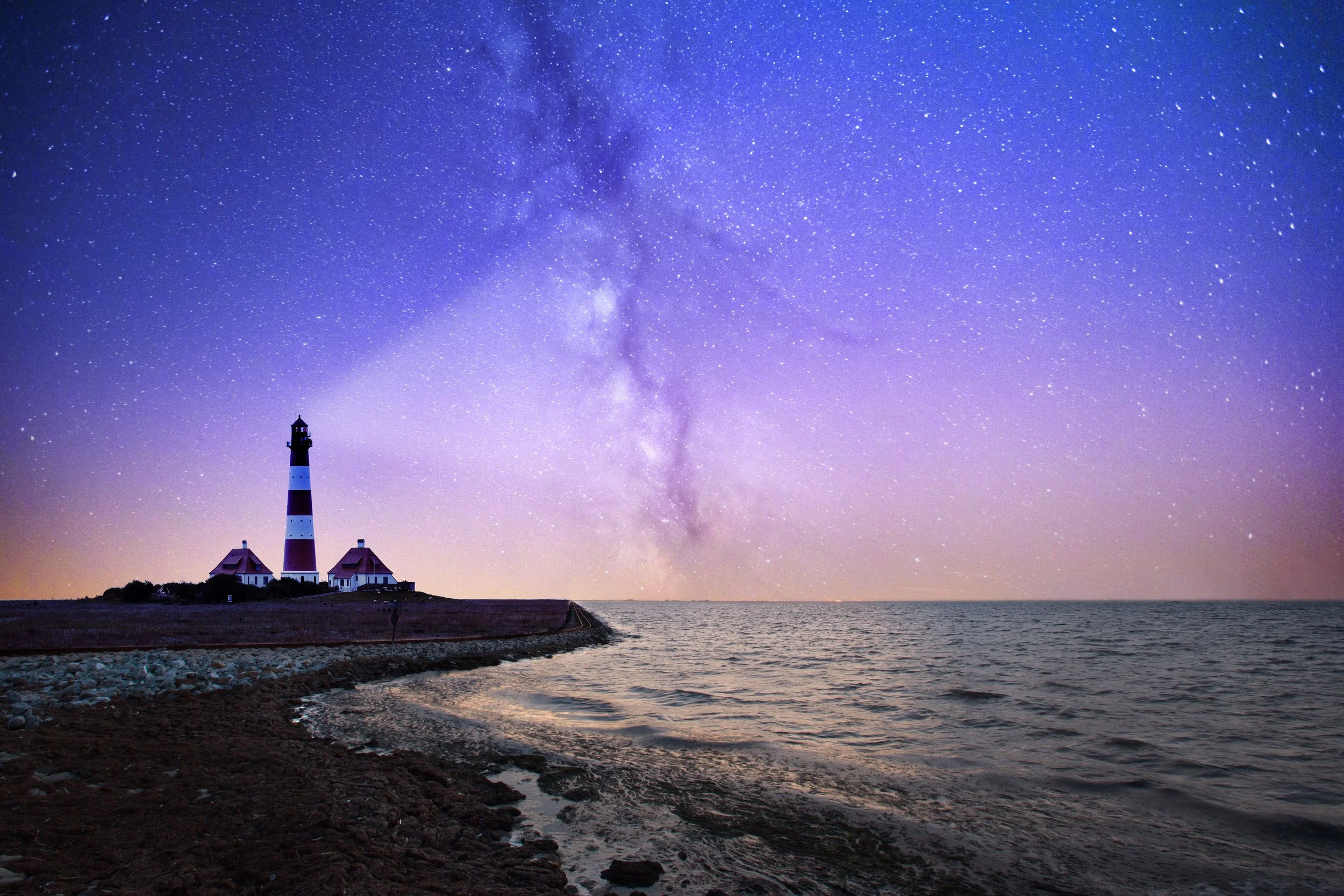 StockSnap_Lighthouse.jpg