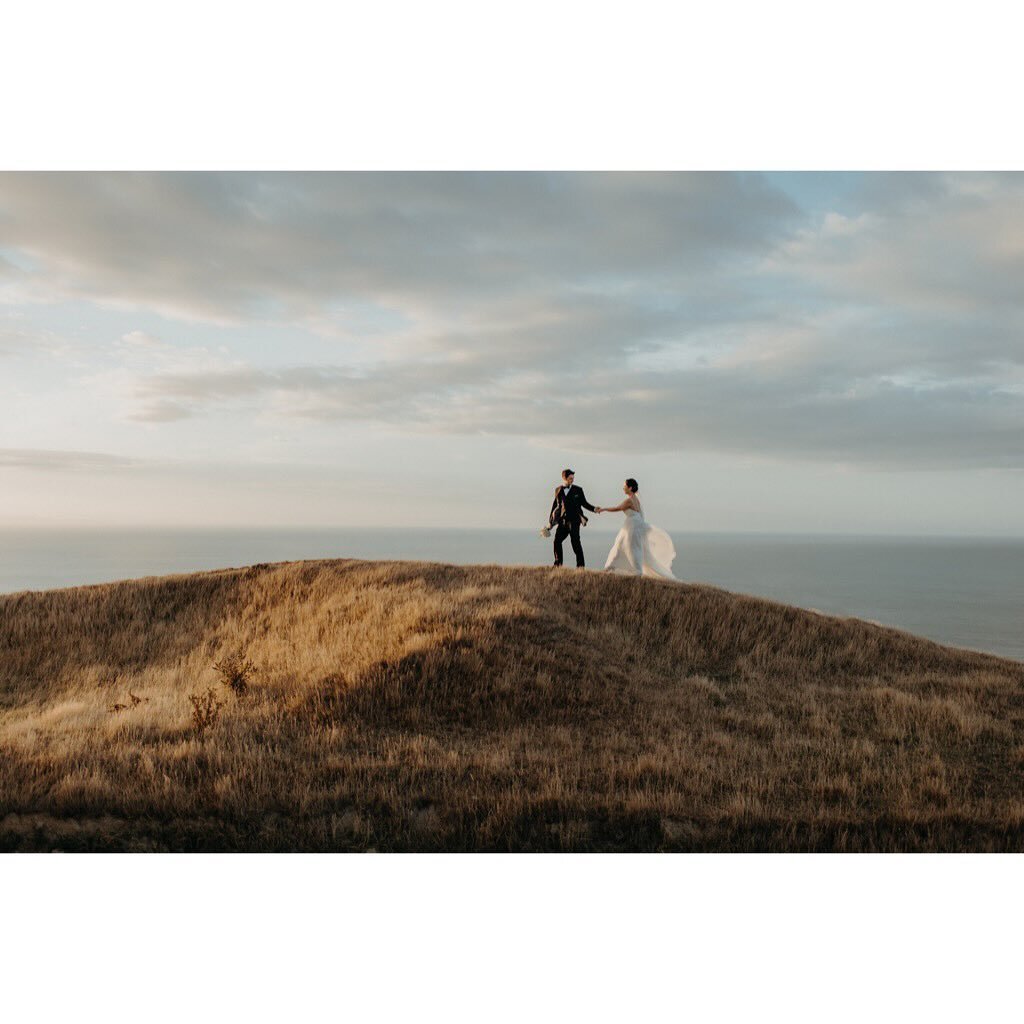 Back to Boomrock for Joy and Brandon&rsquo;s gorgeous wedding overlooking the Tasman sea. We started off doing a quick Chinese tea ceremony with Joy&rsquo;s parents and family before heading to the venue. Joy&rsquo;s dress was the talk of the wedding