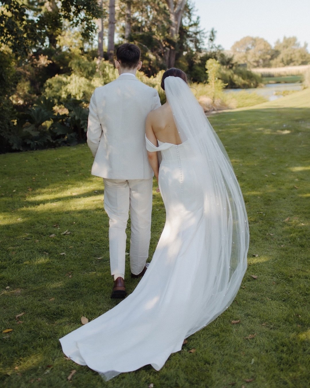 Rewinding back to Kayla and Sam&rsquo;s wedding in early February. One of the hottest days of the summer, and the perfect excuse for an al fresco celebration at Parehua Resort. It was my first wedding at Parehua and I cannot wait to be back there lat