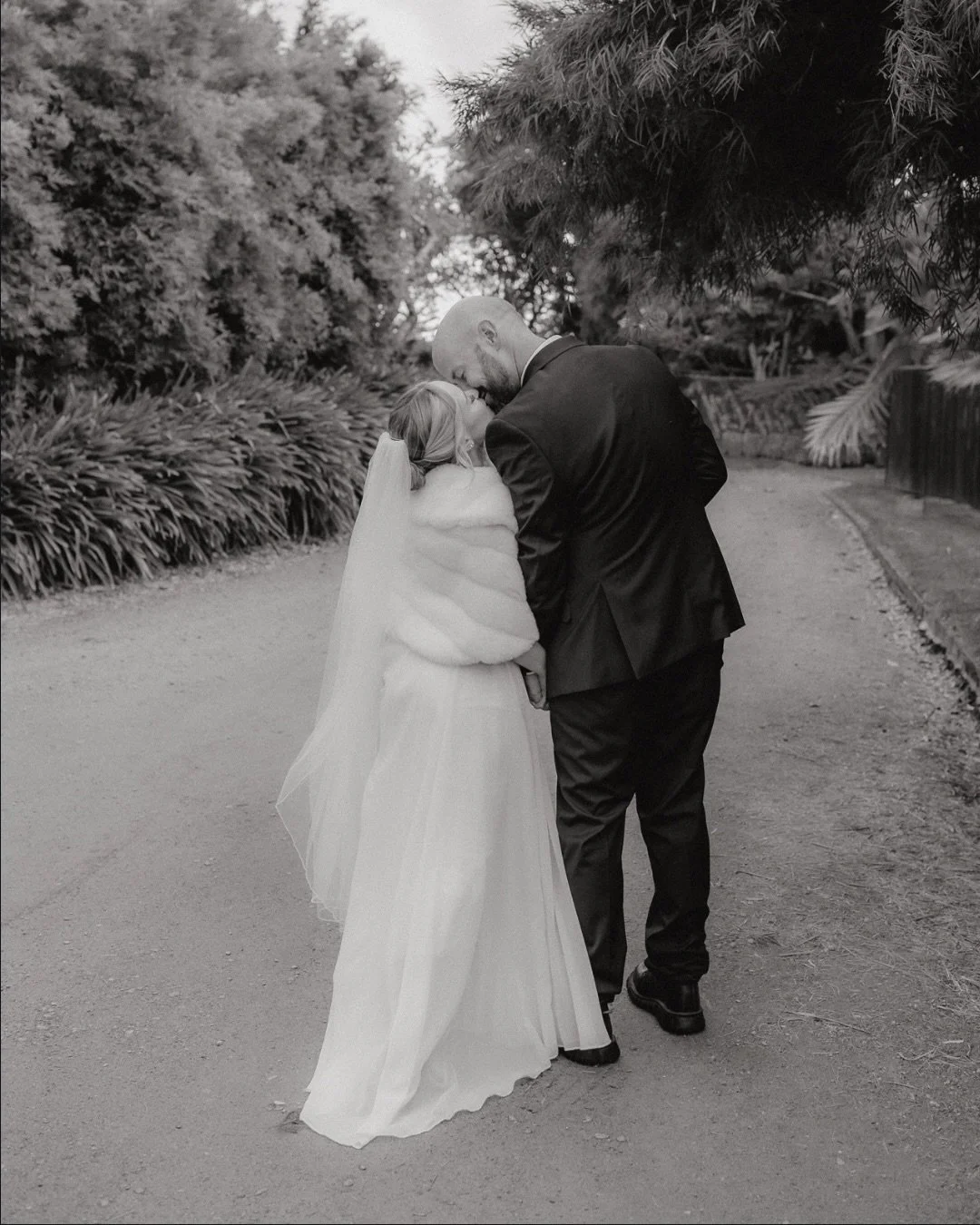 Paloma Gardens in Fordell was one of the most unique venues I&rsquo;ve ever photographed. Olivia and Dean exchanged vows surrounded by their daughter, family, and friends amongst the beautiful gardens, creating such a special and intimate atmosphere.