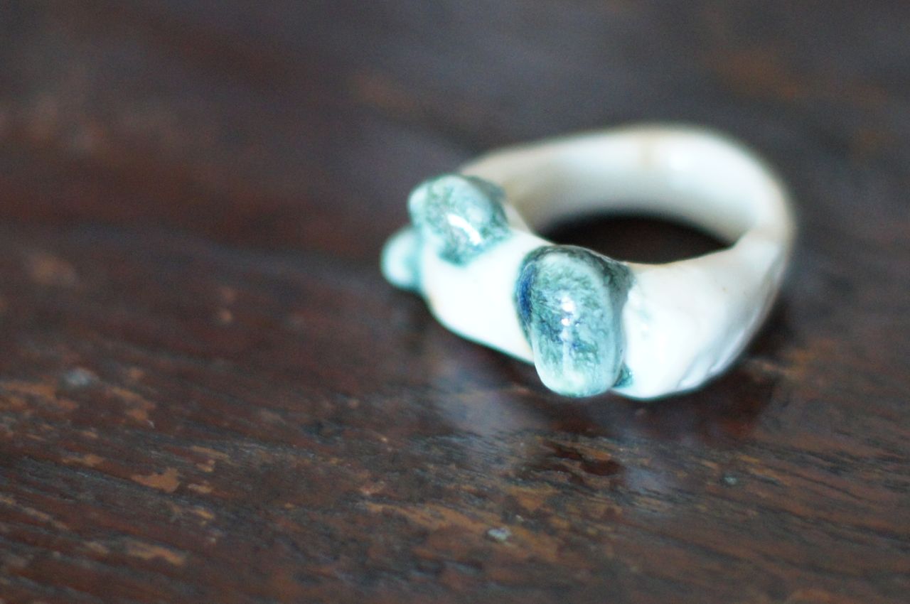 Ring sculpted in porcelain, 2011