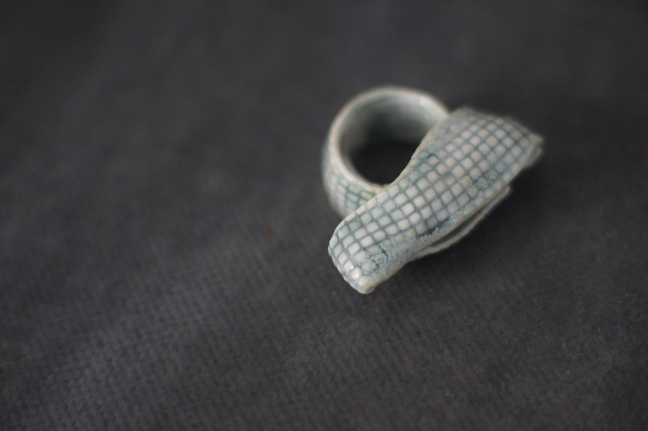Ring sculpted in porcelain, 2015