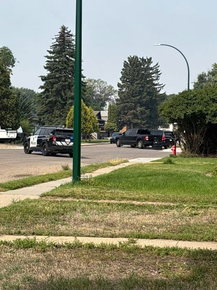 Robbery Leads to Standoff in Medicine Hat; pile of Firearms Recovered