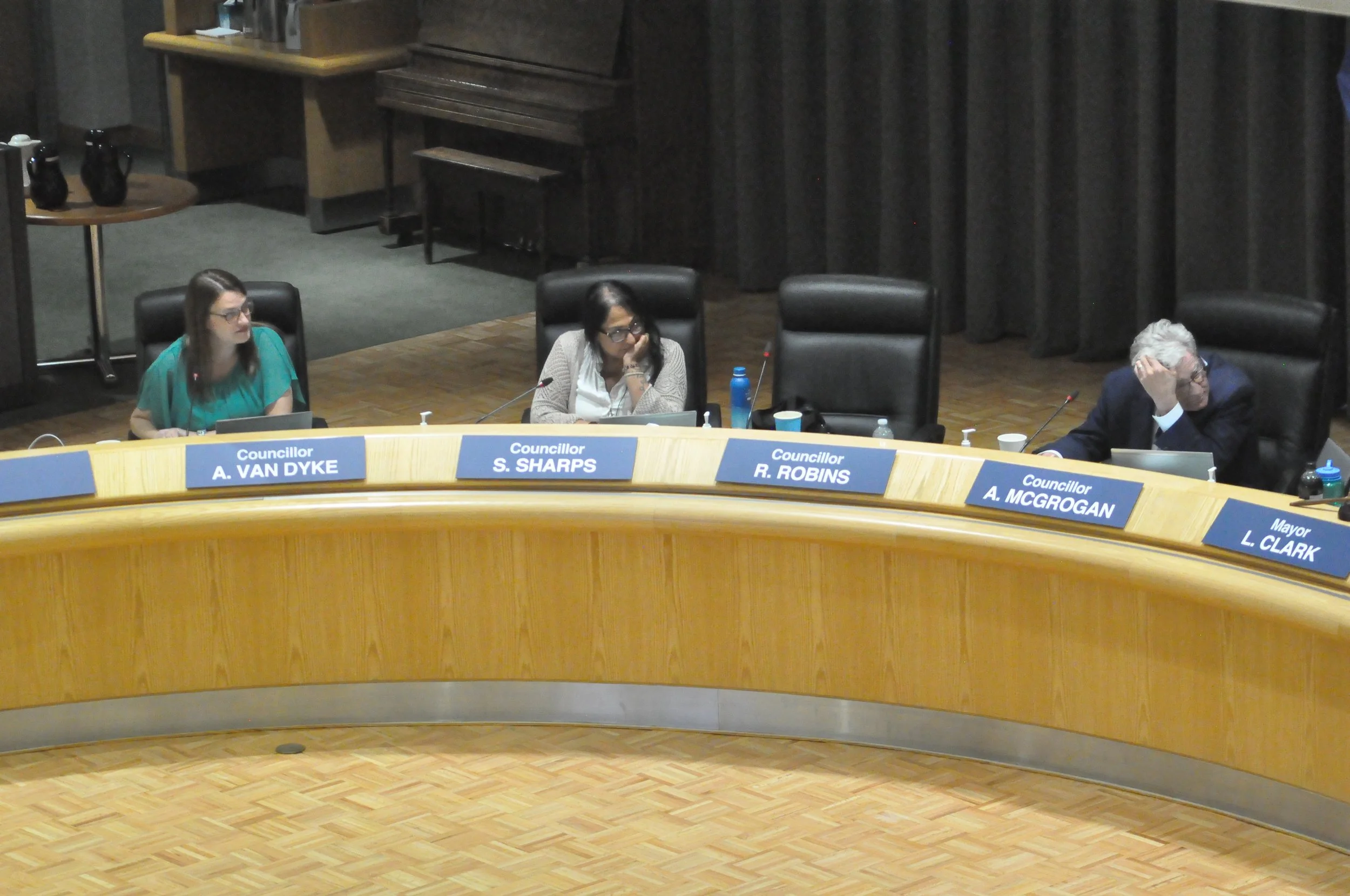 Council Meeting Flows Smoothly But Defers Major Decisions