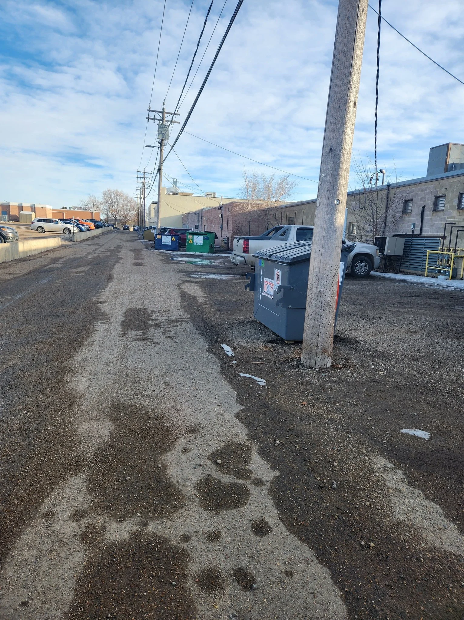 ICE trucks roll up in front of Crestwood School