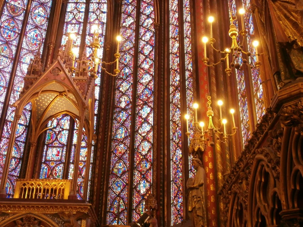 Sainte-Chapelle upper chapel front view during evening concert