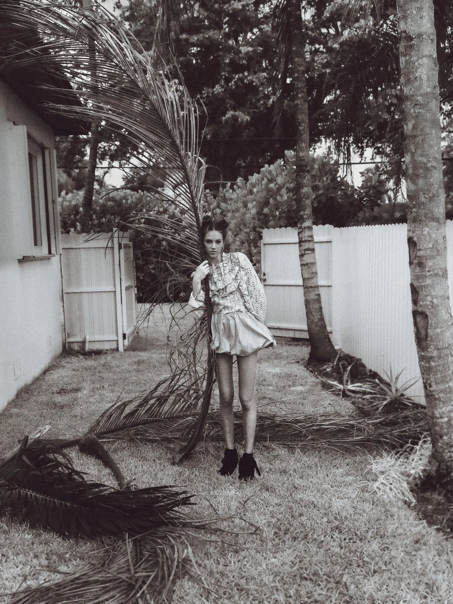 JUJUELLE24016bw_.jpg