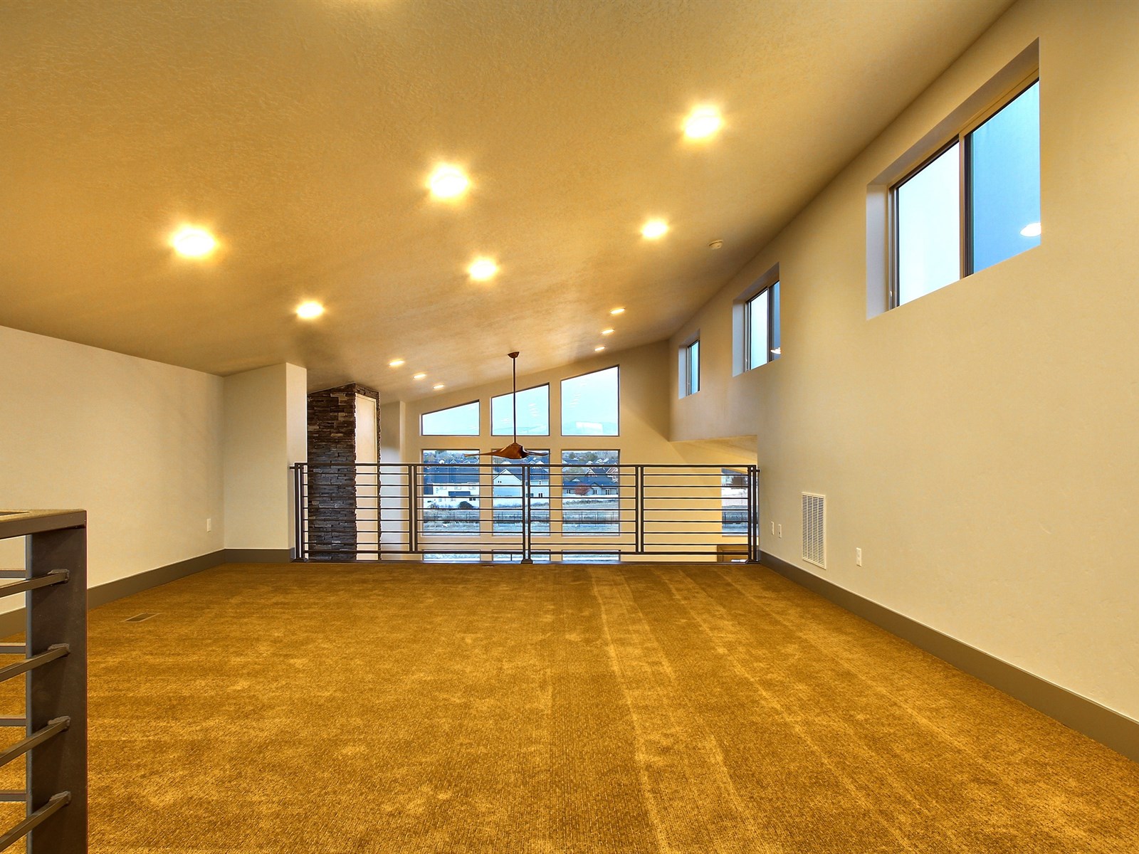 010_Family Room.jpg