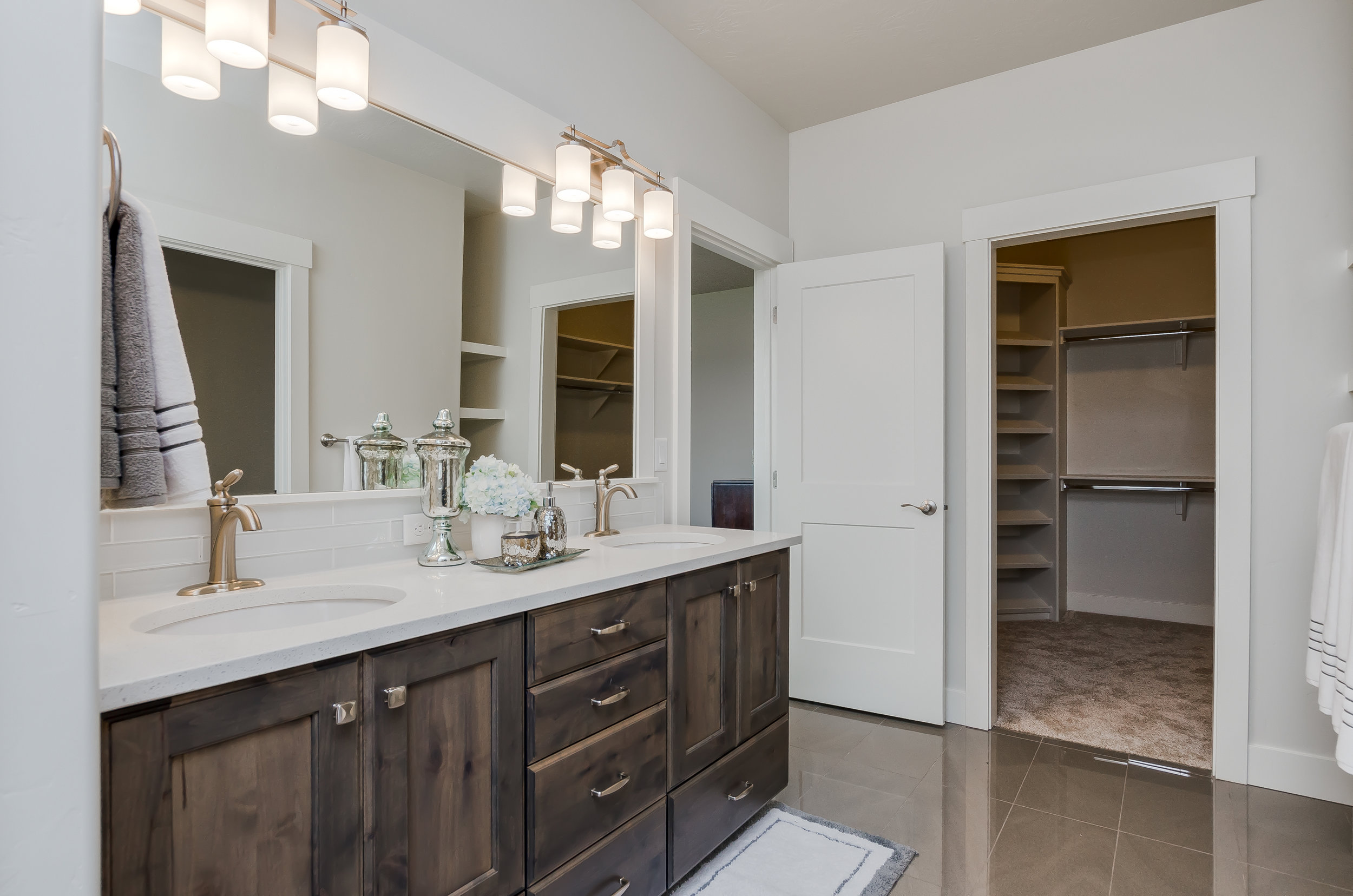 029_Master Bathroom .jpg