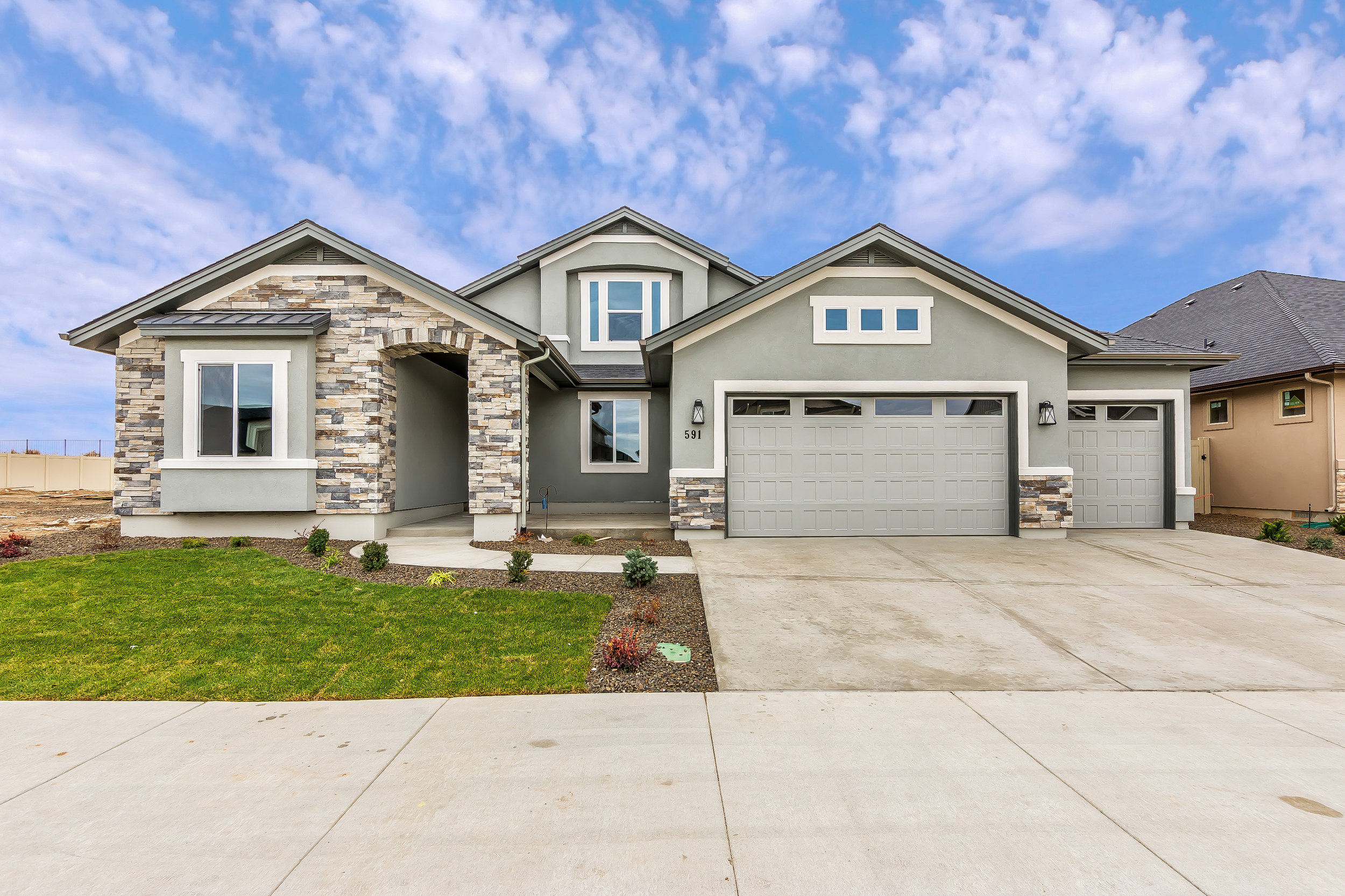 001_Front of Home.jpg