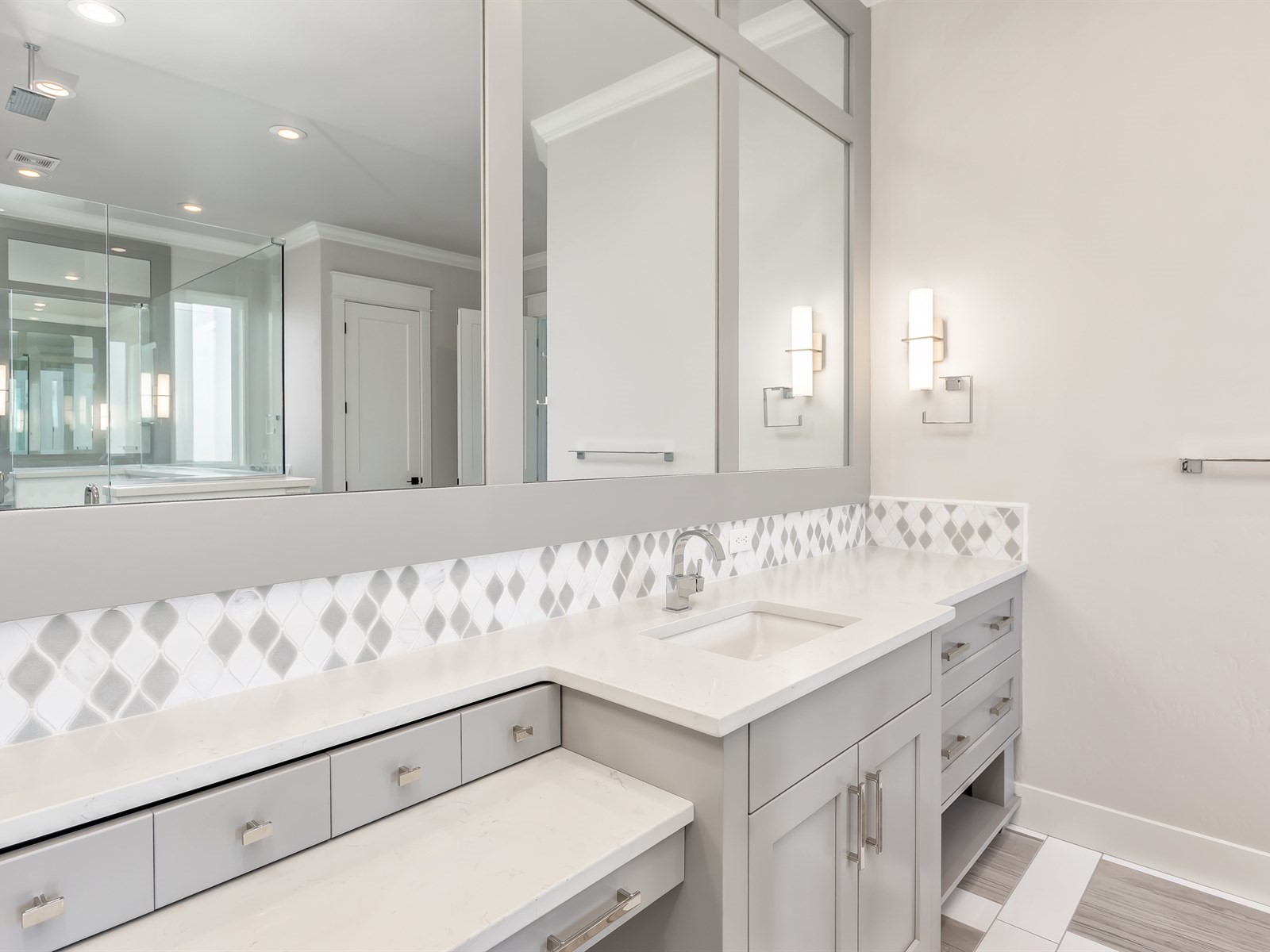 040_Master Bathroom.jpg
