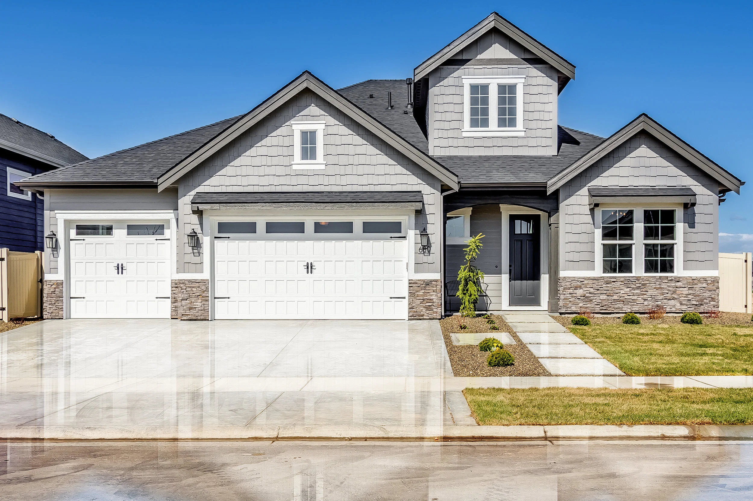 063_Front of Home.jpg