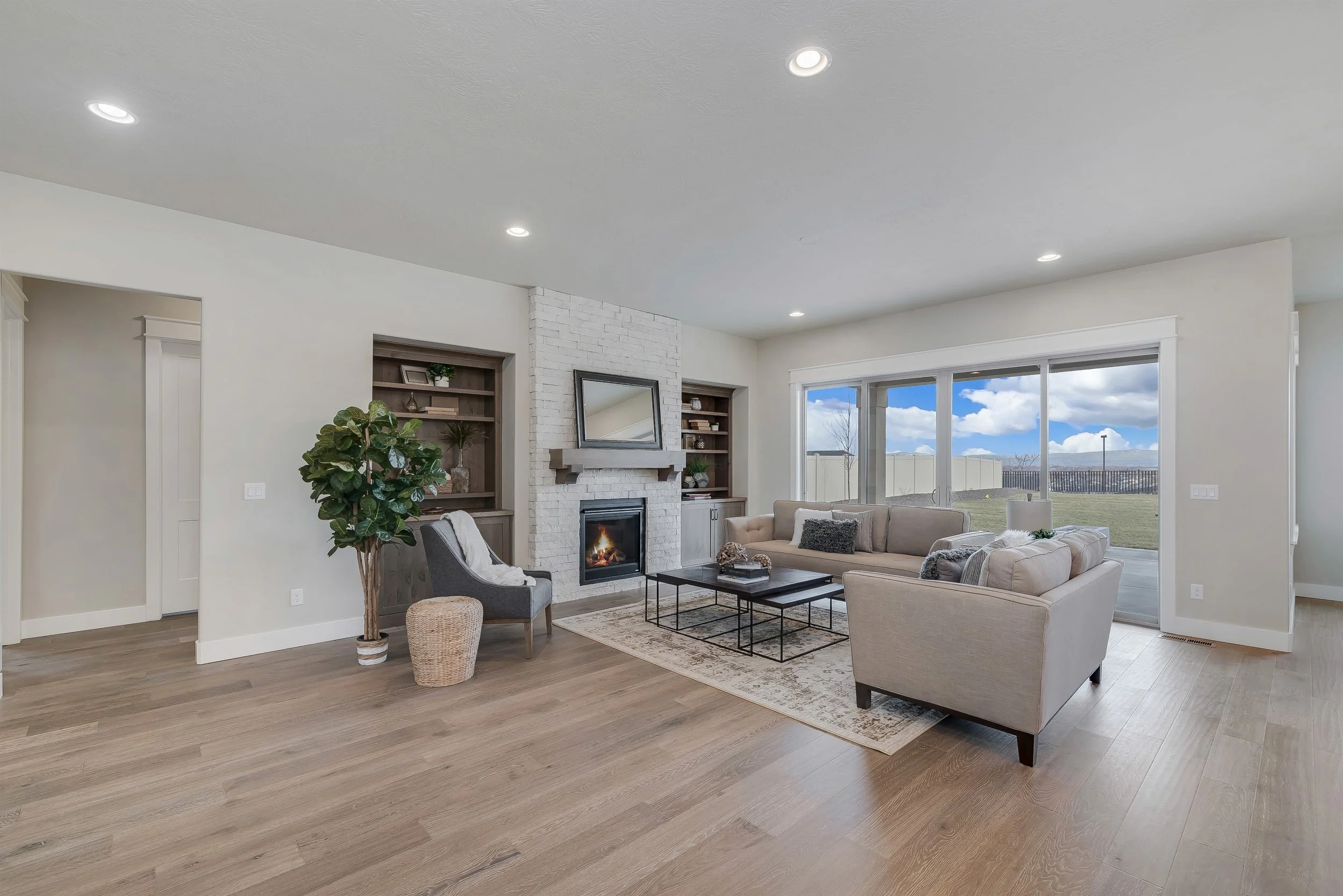 010_Living Room.jpg