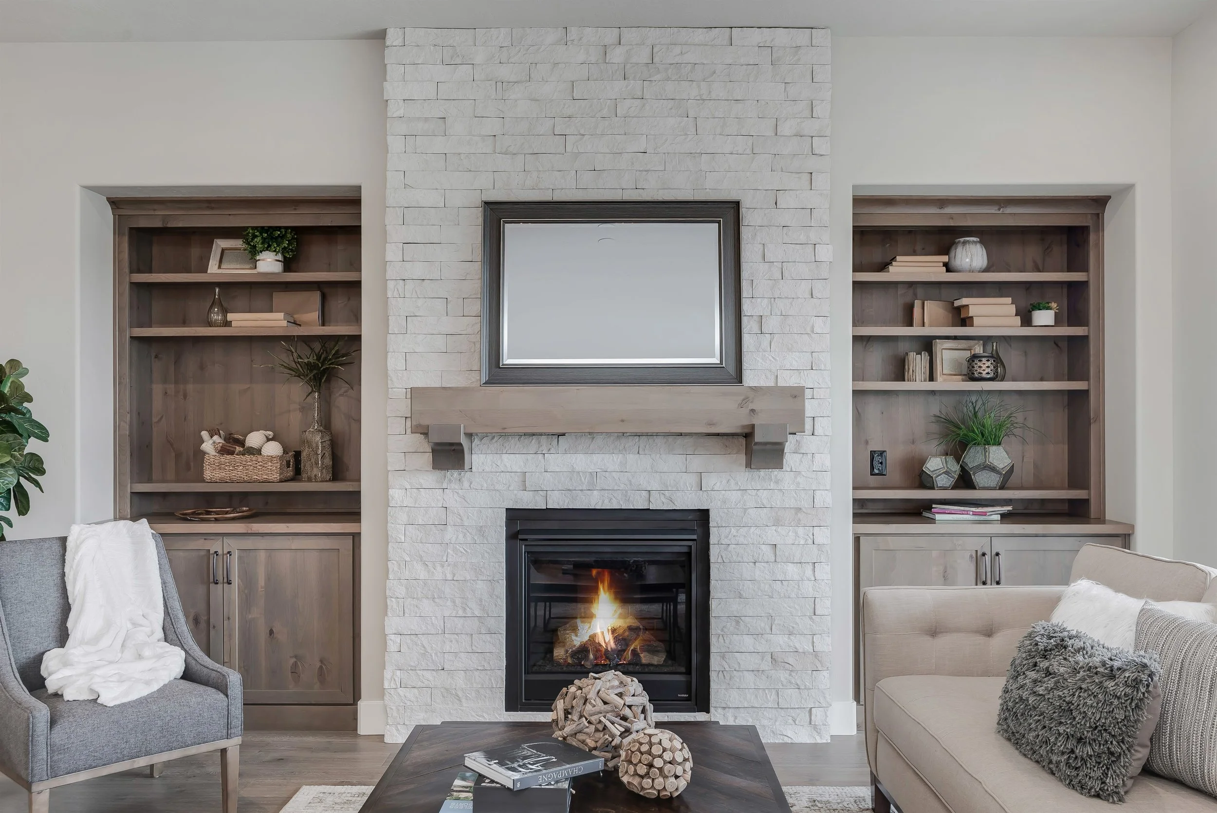 014_Fireplace.jpg